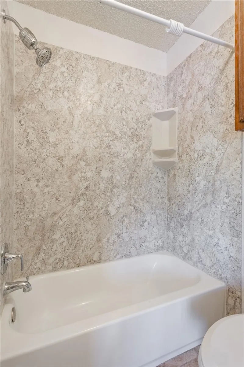 Condominium For Sale in Mc Lennan County , 1325 Speight Avenue, Waco, Texas 76706, 2 Bedrooms, 3 Bathrooms, Garage spaces, 1,143 Sqft, built in 1984, Price $145,000, mls#21336766, Real Estate Agent in Waco, Homes For Sale in Mc Lennan county, Homes For Sale in Waco, Realtor in Waco Texas, Real Estate Brokerage Independent Realty Texas, Luminita Cordes Realtor