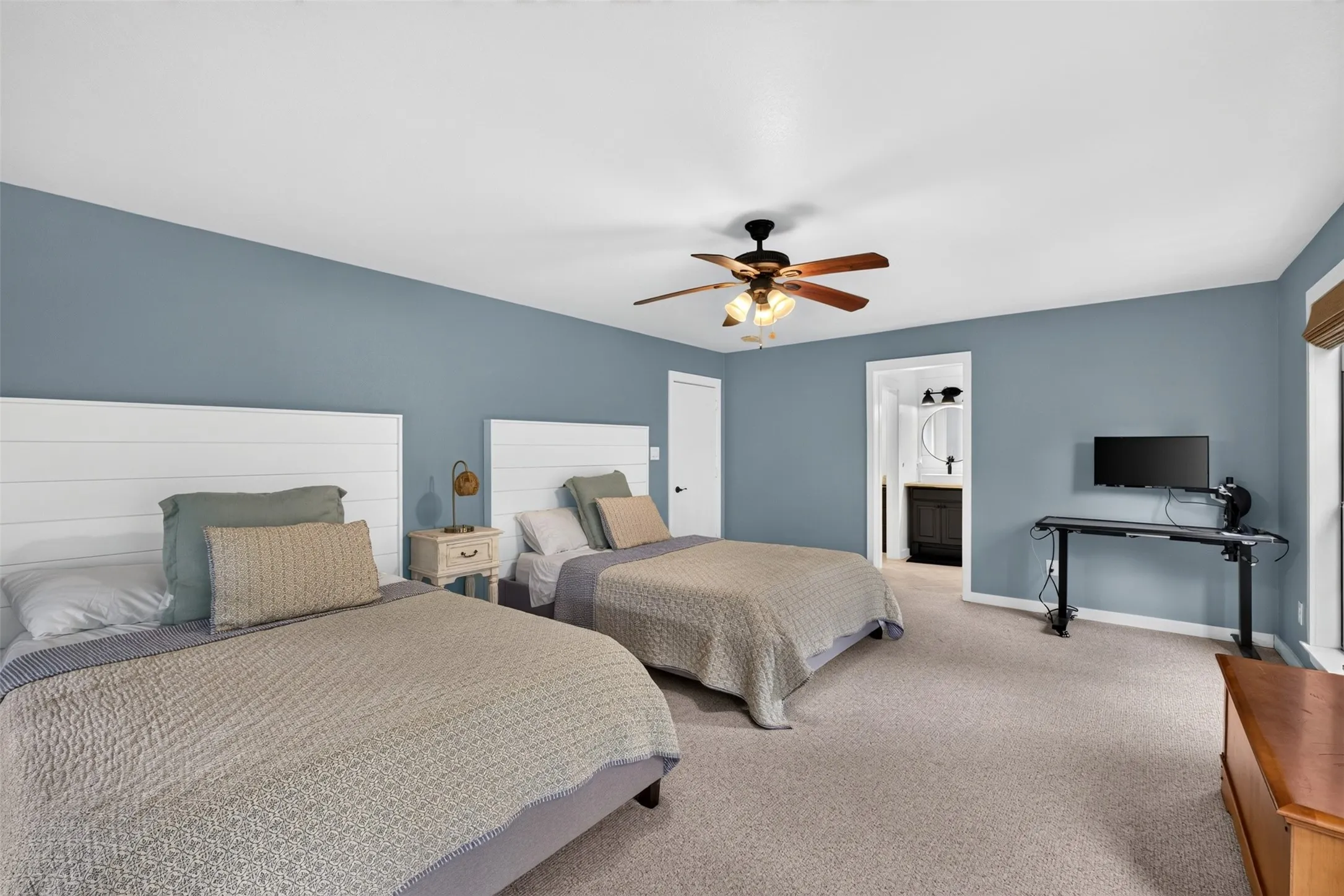Single Family Residence For Sale in Franklin (TX) County , 207 E Eldorado Drive, Scroggins, Texas 75480, 4 Bedroom, 3 Bathroom, 2 Garage spaces, 2,869 Sqft, built in 1995, mls#21338546, Real Estate Agent in Scroggins, Homes For Sale in Franklin (TX) county, Homes For Sale in Scroggins, Realtor in Scroggins Texas, Real Estate Brokerage Independent Realty Texas, Luminita Cordes Realtor