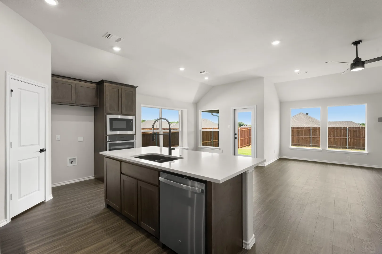 DFW-Waterford Park-Concept 1790-2216 Castle Rock Lane- Kitchen- Risewell Homes-5