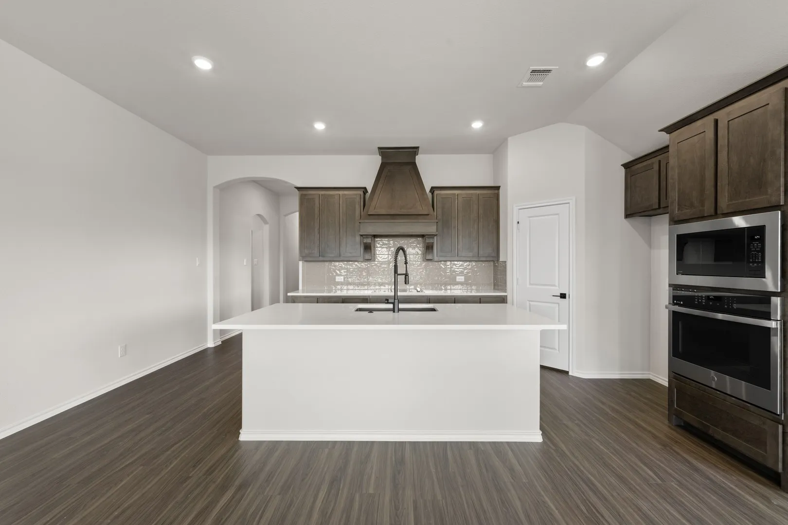 DFW-Waterford Park-Concept 1790-2216 Castle Rock Lane- Kitchen- Risewell Homes-3