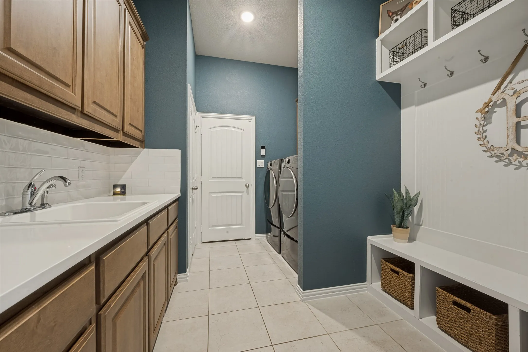 Single Family Residence For Sale in Denton County , 7421 Autumn Grove Lane, Ponder, Texas 76259, 4 Bedroom, 3 Bathroom, 3 Garage spaces, 2,548 Sqft, built in 2021, mls#21339368, Real Estate Agent in Ponder, Homes For Sale in Denton county, Homes For Sale in Ponder, Realtor in Ponder Texas, Real Estate Brokerage Independent Realty Texas, Luminita Cordes Realtor