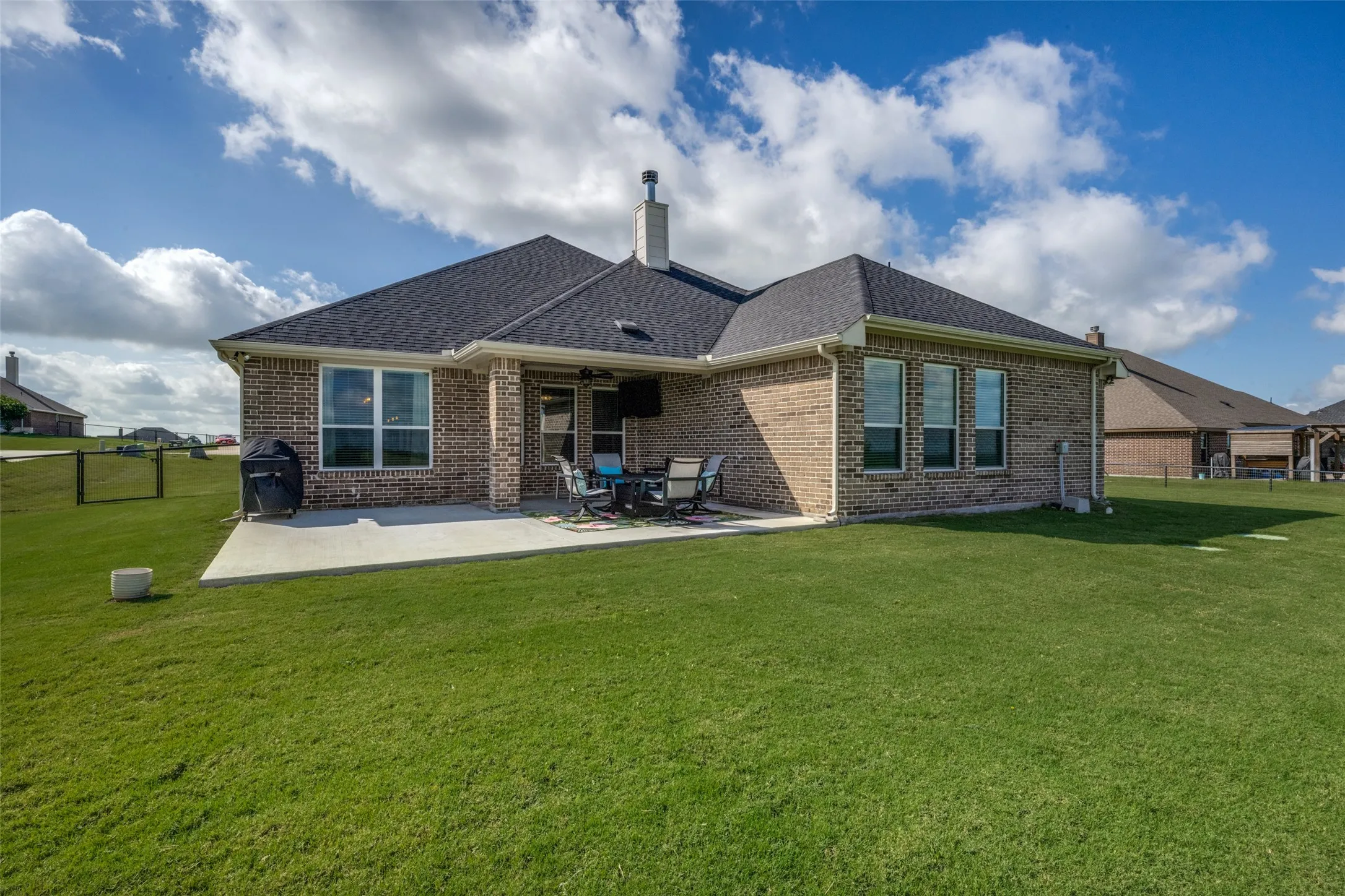 Single Family Residence For Sale in Denton County , 7421 Autumn Grove Lane, Ponder, Texas 76259, 4 Bedroom, 3 Bathroom, 3 Garage spaces, 2,548 Sqft, built in 2021, mls#21339368, Real Estate Agent in Ponder, Homes For Sale in Denton county, Homes For Sale in Ponder, Realtor in Ponder Texas, Real Estate Brokerage Independent Realty Texas, Luminita Cordes Realtor