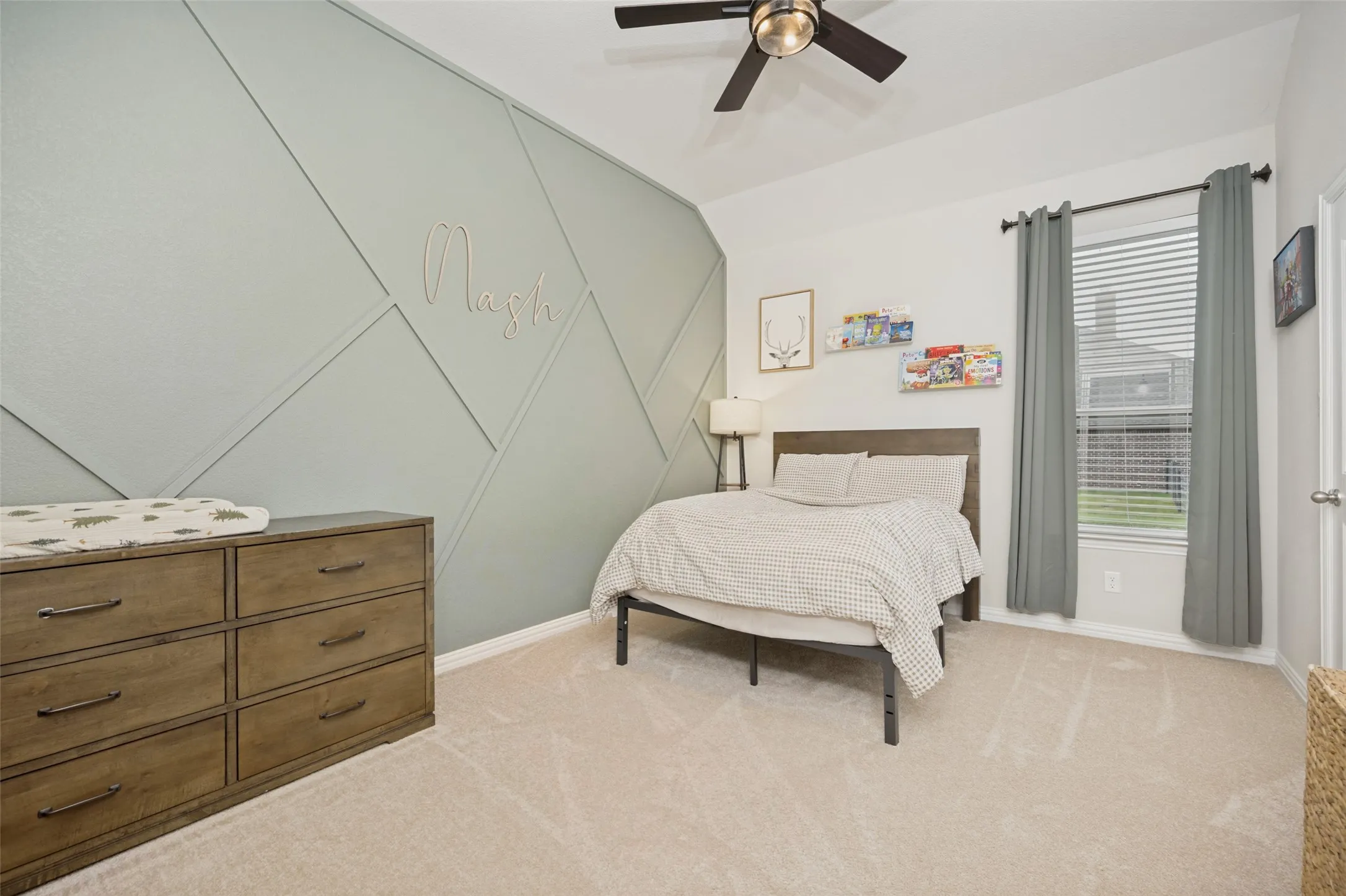 Single Family Residence For Sale in Denton County , 7421 Autumn Grove Lane, Ponder, Texas 76259, 4 Bedroom, 3 Bathroom, 3 Garage spaces, 2,548 Sqft, built in 2021, mls#21339368, Real Estate Agent in Ponder, Homes For Sale in Denton county, Homes For Sale in Ponder, Realtor in Ponder Texas, Real Estate Brokerage Independent Realty Texas, Luminita Cordes Realtor