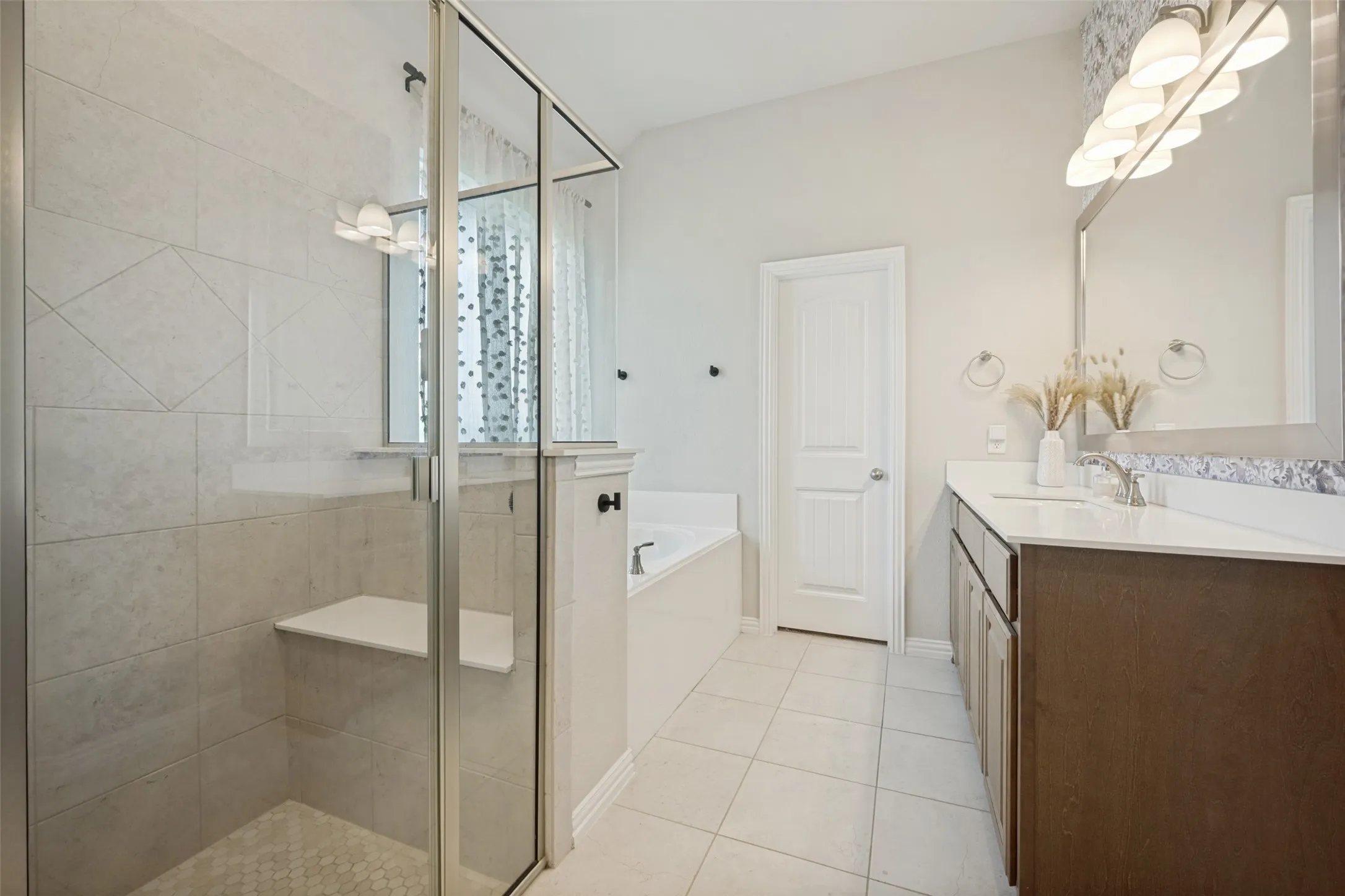 Single Family Residence For Sale in Denton County , 7421 Autumn Grove Lane, Ponder, Texas 76259, 4 Bedroom, 3 Bathroom, 3 Garage spaces, 2,548 Sqft, built in 2021, mls#21339368, Real Estate Agent in Ponder, Homes For Sale in Denton county, Homes For Sale in Ponder, Realtor in Ponder Texas, Real Estate Brokerage Independent Realty Texas, Luminita Cordes Realtor