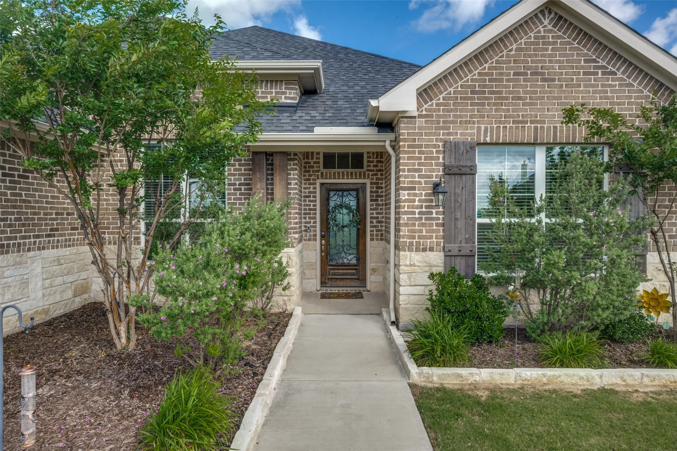 Single Family Residence For Sale in Denton County , 7421 Autumn Grove Lane, Ponder, Texas 76259, 4 Bedroom, 3 Bathroom, 3 Garage spaces, 2,548 Sqft, built in 2021, mls#21339368, Real Estate Agent in Ponder, Homes For Sale in Denton county, Homes For Sale in Ponder, Realtor in Ponder Texas, Real Estate Brokerage Independent Realty Texas, Luminita Cordes Realtor