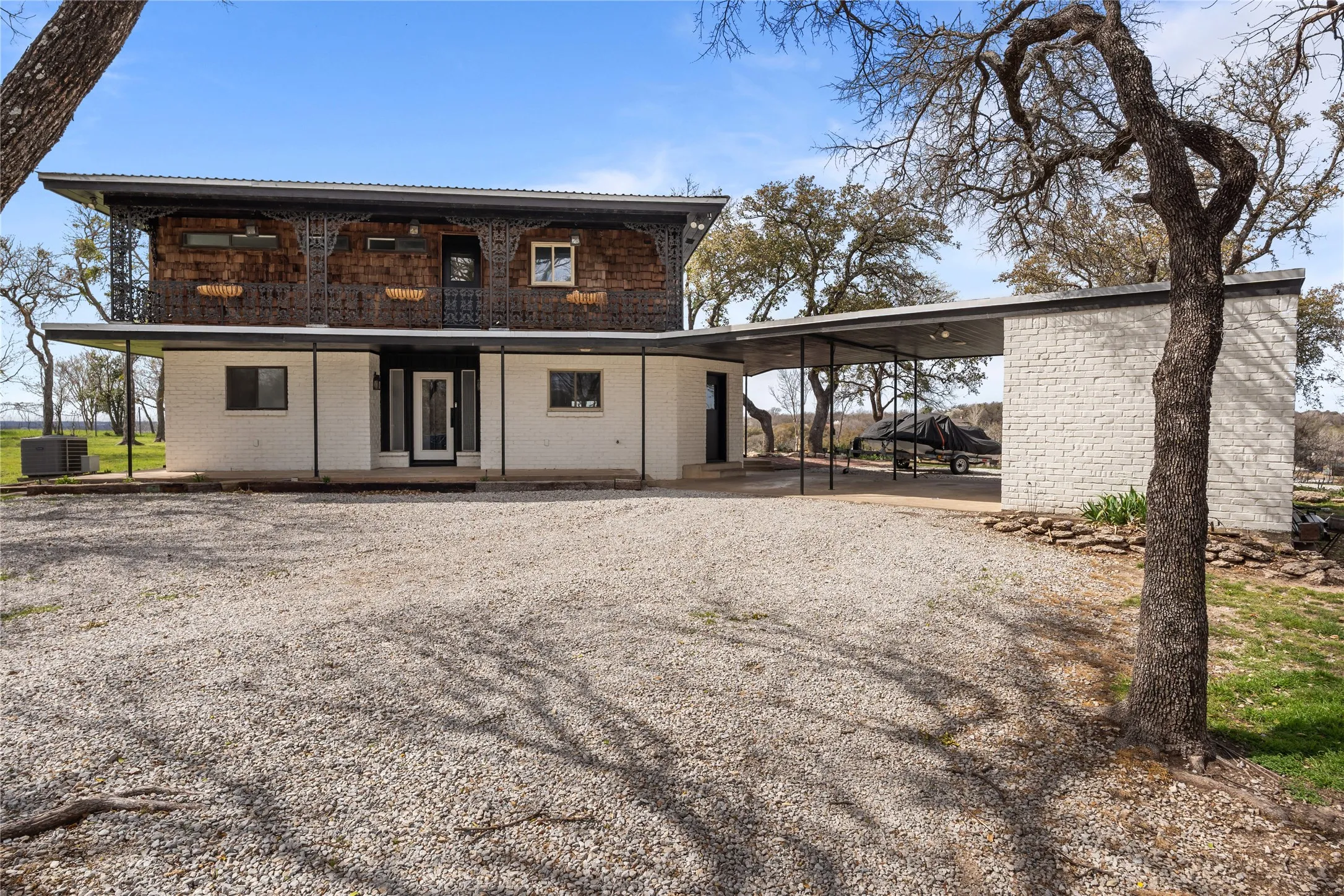 Single Family Residence For Sale in Tarrant County , 9325 Westview Road, Fort Worth, Texas 76179, 3 Bedroom, 3 Bathroom, Garage spaces, 2,960 Sqft, built in 1961, mls#21337173, Real Estate Agent in Fort Worth, Homes For Sale in Tarrant county, Homes For Sale in Fort Worth, Realtor in Fort Worth Texas, Real Estate Brokerage Independent Realty Texas, Luminita Cordes Realtor