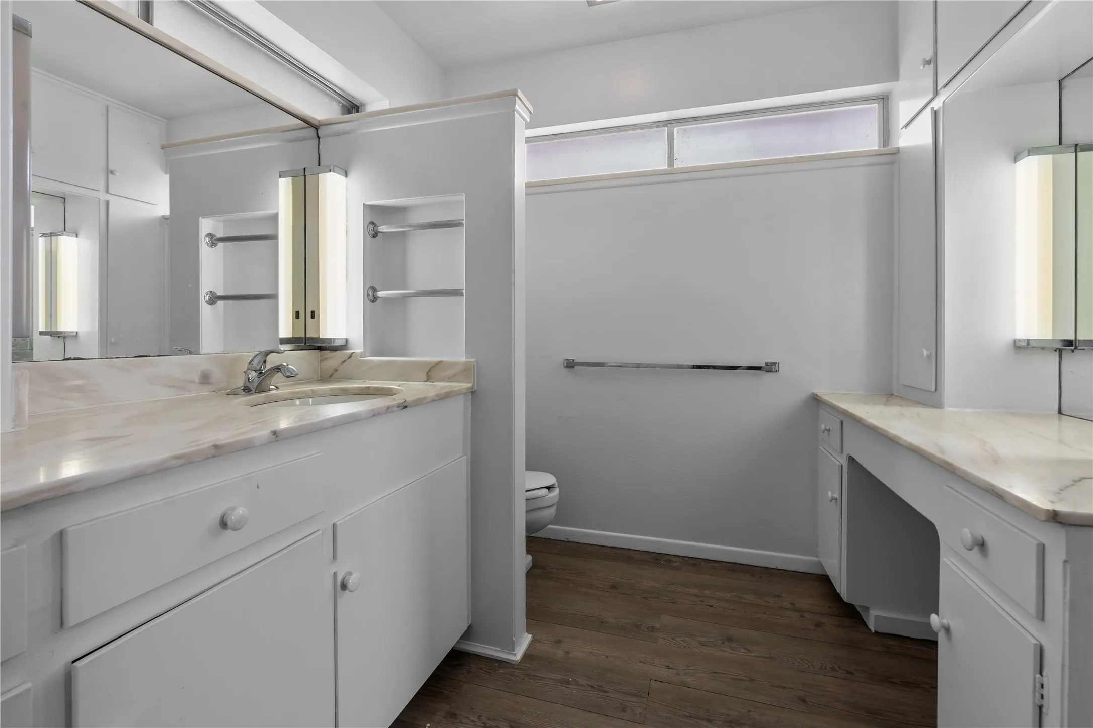Single Family Residence For Sale in Tarrant County , 9325 Westview Road, Fort Worth, Texas 76179, 3 Bedroom, 3 Bathroom, Garage spaces, 2,960 Sqft, built in 1961, mls#21337173, Real Estate Agent in Fort Worth, Homes For Sale in Tarrant county, Homes For Sale in Fort Worth, Realtor in Fort Worth Texas, Real Estate Brokerage Independent Realty Texas, Luminita Cordes Realtor