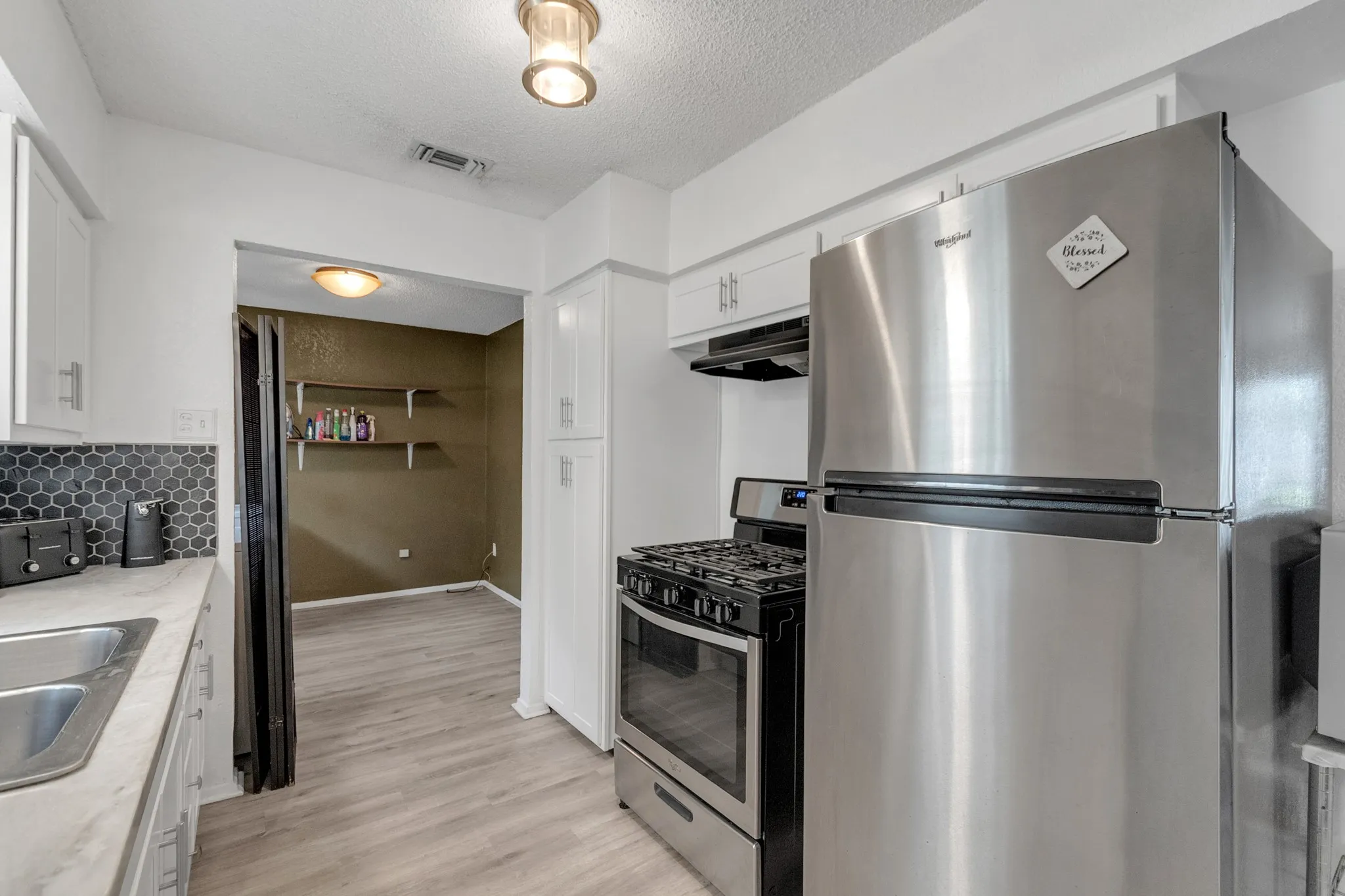 Single Family Residence For Sale in Dallas County , 6315 Harmony Lane, Dallas, Texas 75241, 3 Bedroom, 2 Bathroom, 2 Garage spaces, 1,084 Sqft, built in 1961, mls#21339236, Real Estate Agent in Dallas, Homes For Sale in Dallas county, Homes For Sale in Dallas, Realtor in Dallas Texas, Real Estate Brokerage Independent Realty Texas, Luminita Cordes Realtor