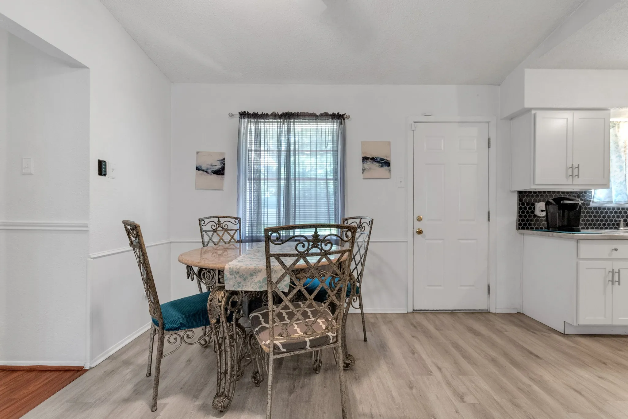 Single Family Residence For Sale in Dallas County , 6315 Harmony Lane, Dallas, Texas 75241, 3 Bedroom, 2 Bathroom, 2 Garage spaces, 1,084 Sqft, built in 1961, mls#21339236, Real Estate Agent in Dallas, Homes For Sale in Dallas county, Homes For Sale in Dallas, Realtor in Dallas Texas, Real Estate Brokerage Independent Realty Texas, Luminita Cordes Realtor