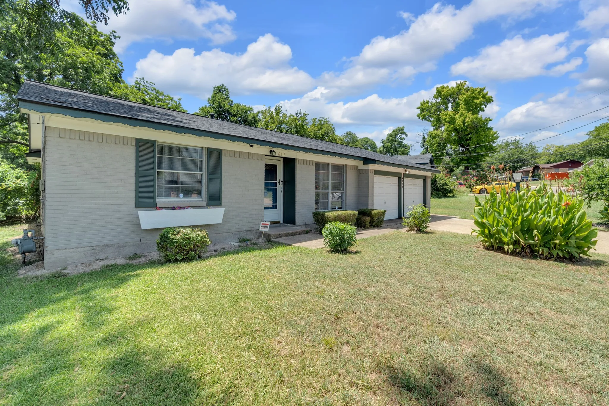 Single Family Residence For Sale in Dallas County , 6315 Harmony Lane, Dallas, Texas 75241, 3 Bedroom, 2 Bathroom, 2 Garage spaces, 1,084 Sqft, built in 1961, mls#21339236, Real Estate Agent in Dallas, Homes For Sale in Dallas county, Homes For Sale in Dallas, Realtor in Dallas Texas, Real Estate Brokerage Independent Realty Texas, Luminita Cordes Realtor