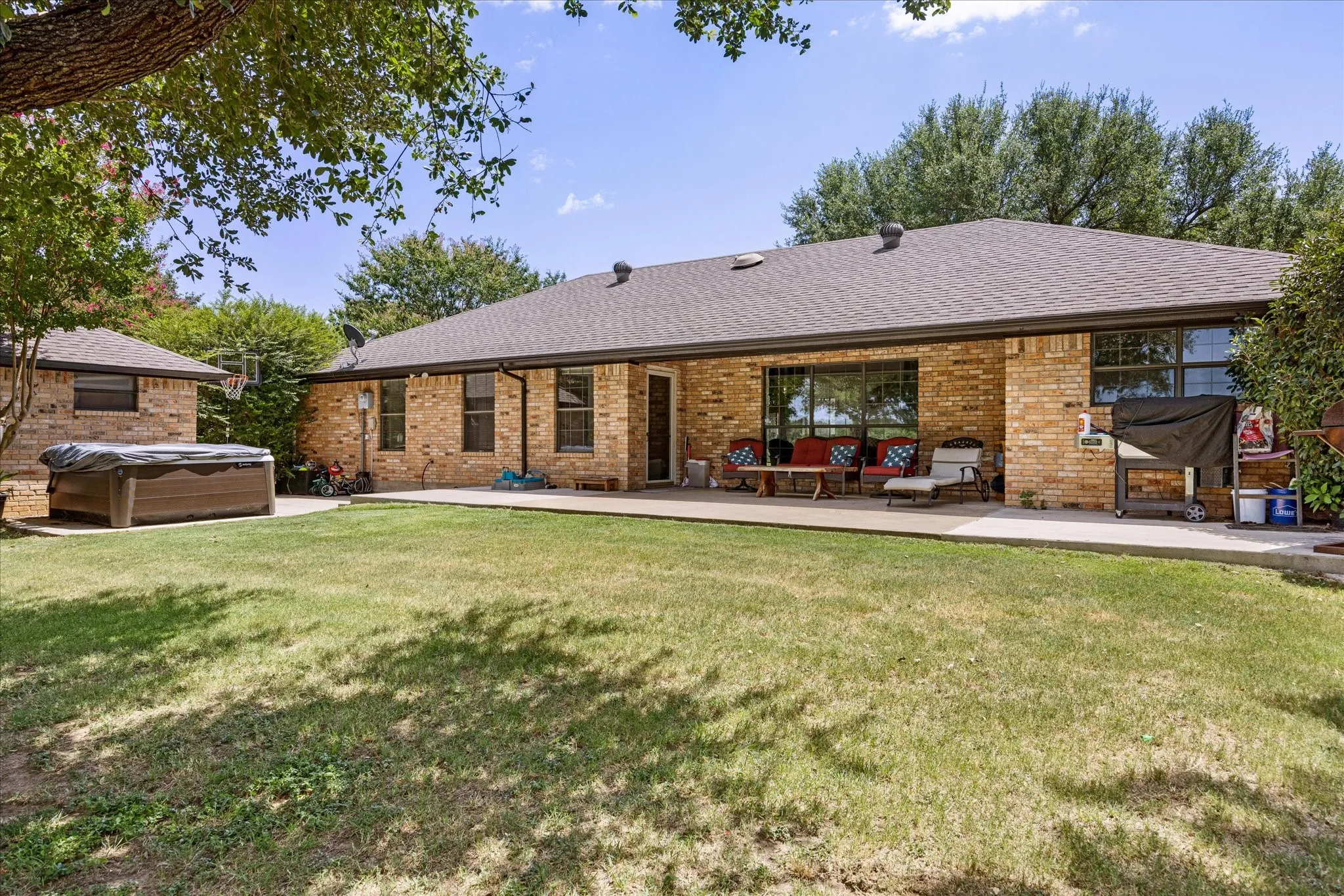 Single Family Residence For Sale in Erath County , 1003 Prairie Wind Boulevard, Stephenville, Texas 76401, 3 Bedroom, 2 Bathroom, 2 Garage spaces, 1,783 Sqft, built in 1998, mls#21337650, Real Estate Agent in Stephenville, Homes For Sale in Erath county, Homes For Sale in Stephenville, Realtor in Stephenville Texas, Real Estate Brokerage Independent Realty Texas, Luminita Cordes Realtor