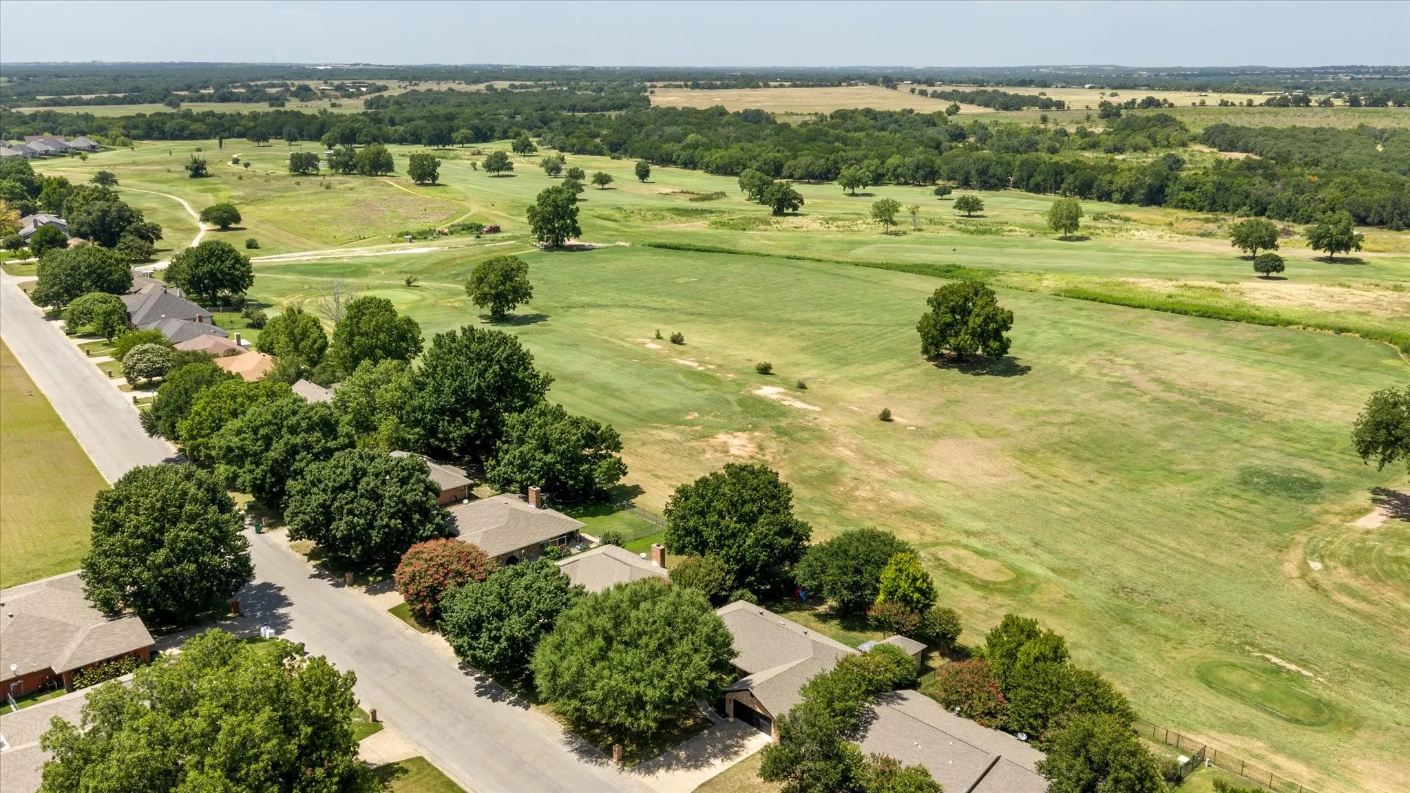 Single Family Residence For Sale in Erath County , 1003 Prairie Wind Boulevard, Stephenville, Texas 76401, 3 Bedroom, 2 Bathroom, 2 Garage spaces, 1,783 Sqft, built in 1998, mls#21337650, Real Estate Agent in Stephenville, Homes For Sale in Erath county, Homes For Sale in Stephenville, Realtor in Stephenville Texas, Real Estate Brokerage Independent Realty Texas, Luminita Cordes Realtor