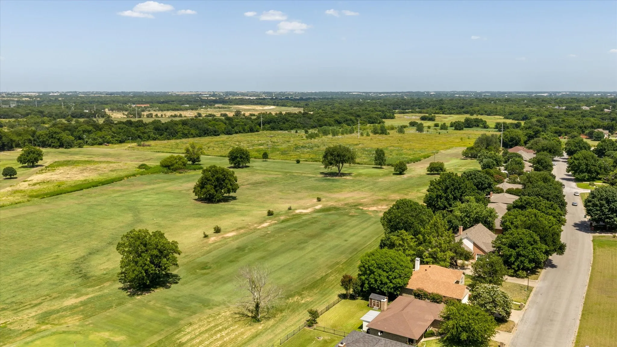 Single Family Residence For Sale in Erath County , 1003 Prairie Wind Boulevard, Stephenville, Texas 76401, 3 Bedroom, 2 Bathroom, 2 Garage spaces, 1,783 Sqft, built in 1998, mls#21337650, Real Estate Agent in Stephenville, Homes For Sale in Erath county, Homes For Sale in Stephenville, Realtor in Stephenville Texas, Real Estate Brokerage Independent Realty Texas, Luminita Cordes Realtor