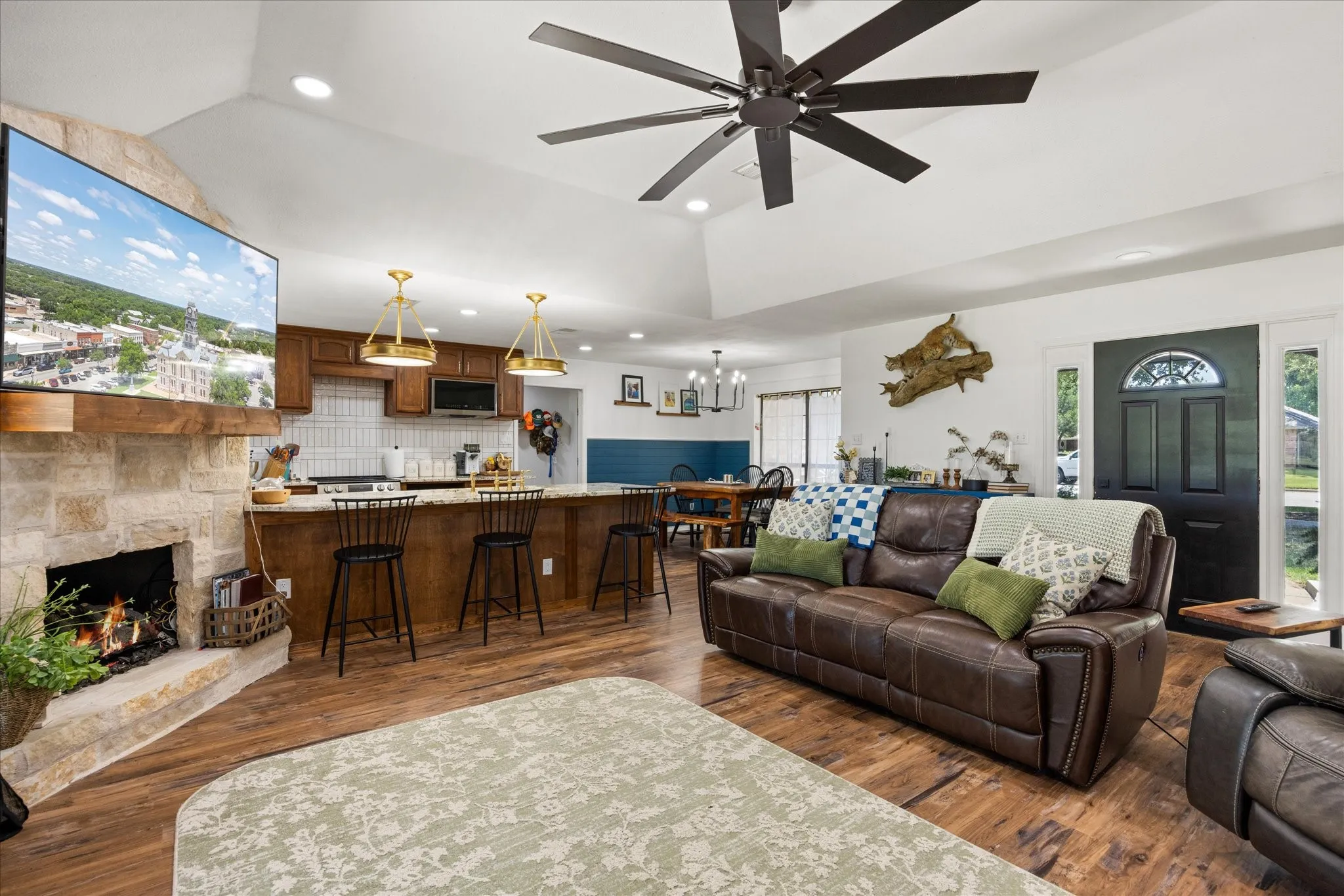 Single Family Residence For Sale in Erath County , 1003 Prairie Wind Boulevard, Stephenville, Texas 76401, 3 Bedroom, 2 Bathroom, 2 Garage spaces, 1,783 Sqft, built in 1998, mls#21337650, Real Estate Agent in Stephenville, Homes For Sale in Erath county, Homes For Sale in Stephenville, Realtor in Stephenville Texas, Real Estate Brokerage Independent Realty Texas, Luminita Cordes Realtor