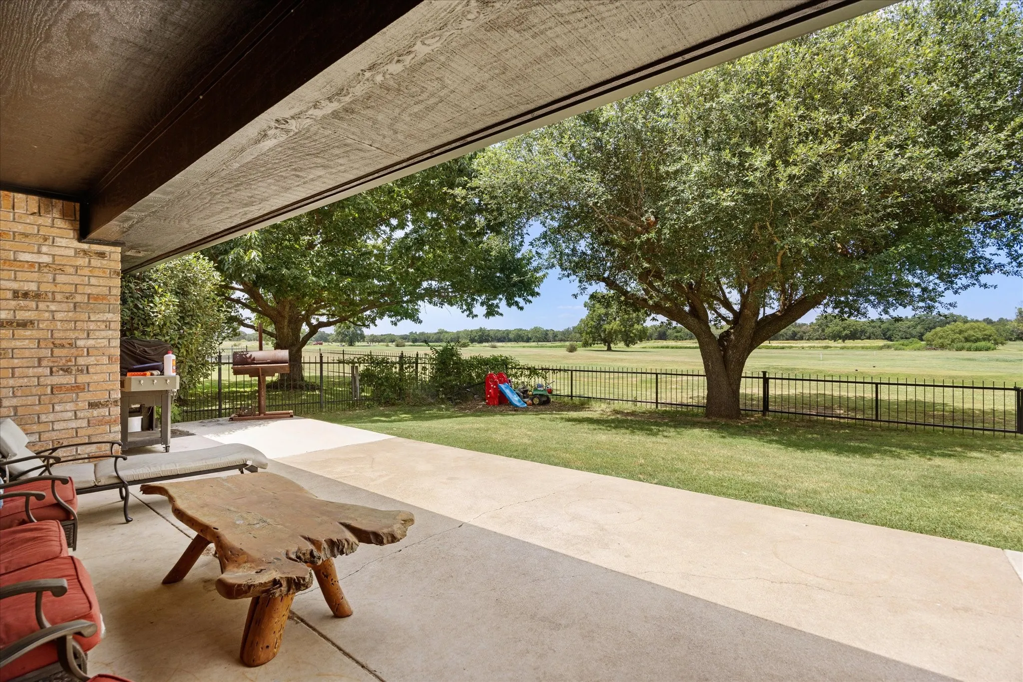 Single Family Residence For Sale in Erath County , 1003 Prairie Wind Boulevard, Stephenville, Texas 76401, 3 Bedroom, 2 Bathroom, 2 Garage spaces, 1,783 Sqft, built in 1998, mls#21337650, Real Estate Agent in Stephenville, Homes For Sale in Erath county, Homes For Sale in Stephenville, Realtor in Stephenville Texas, Real Estate Brokerage Independent Realty Texas, Luminita Cordes Realtor