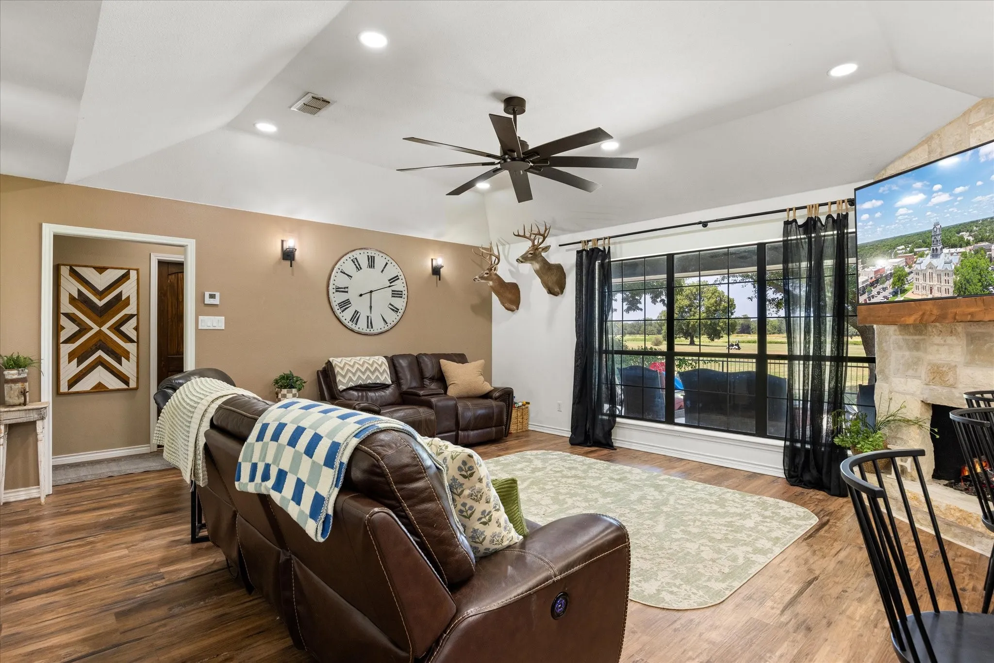 Single Family Residence For Sale in Erath County , 1003 Prairie Wind Boulevard, Stephenville, Texas 76401, 3 Bedroom, 2 Bathroom, 2 Garage spaces, 1,783 Sqft, built in 1998, mls#21337650, Real Estate Agent in Stephenville, Homes For Sale in Erath county, Homes For Sale in Stephenville, Realtor in Stephenville Texas, Real Estate Brokerage Independent Realty Texas, Luminita Cordes Realtor