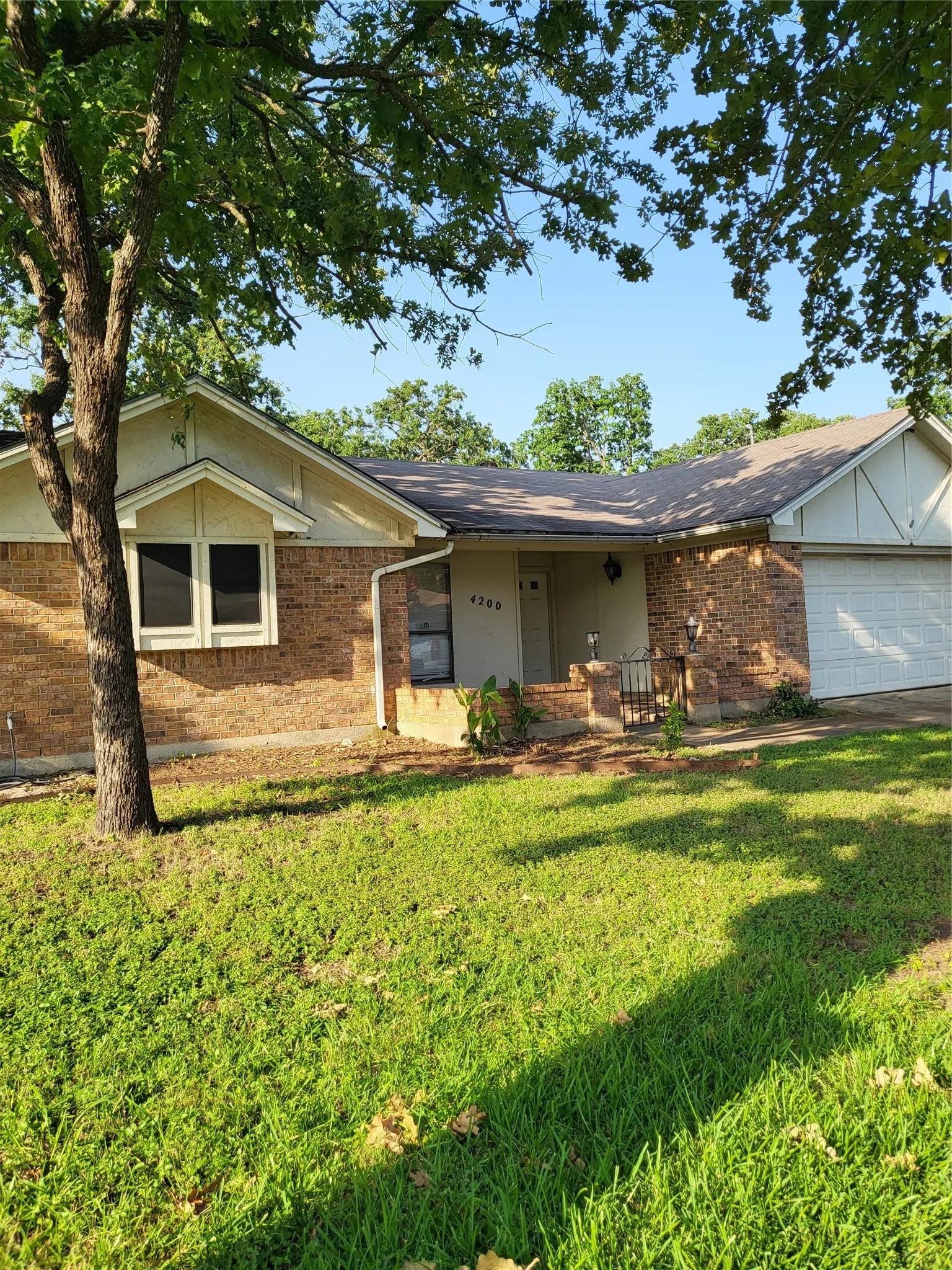 Single Family Residence For Rent