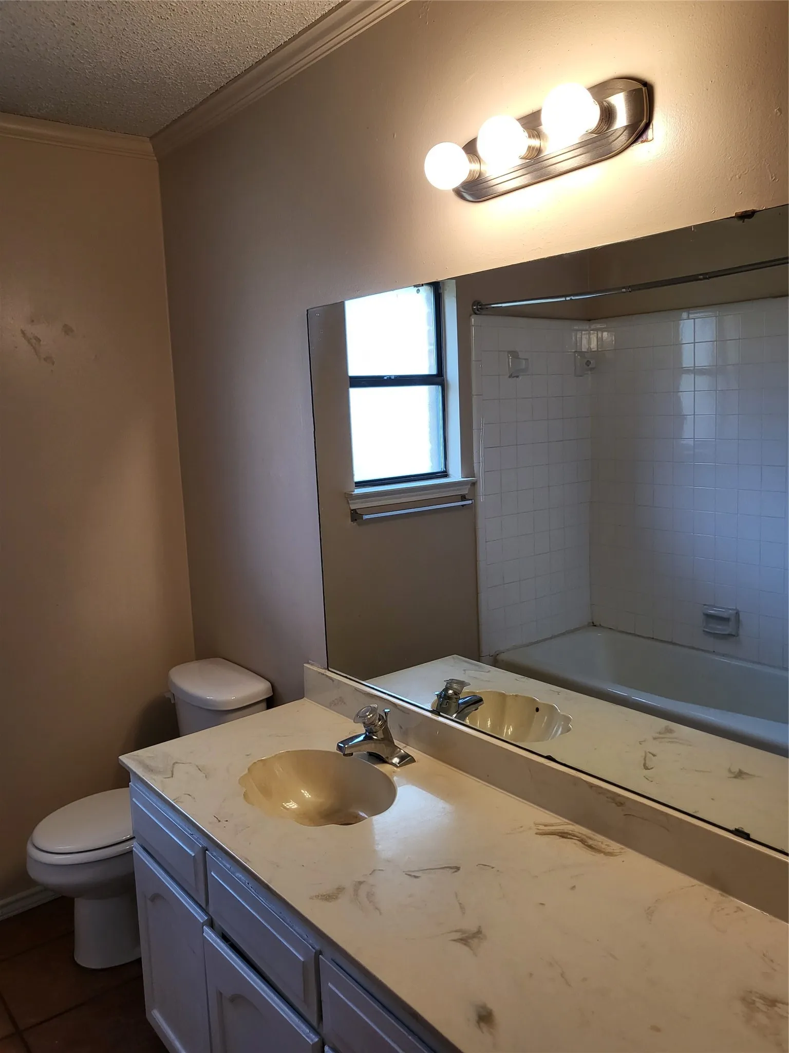Single Family Residence For Rent in Tarrant County , 4200 Pyracantha Drive, Arlington, Texas 76017, 3 Bedroom, 2 Bathroom, 2 Garage spaces, 2,128 Sqft, built in 1979, mls#21339398, Real Estate Agent in Arlington, Homes For Rent in Tarrant county, Homes For Rent in Arlington, Realtor in Arlington Texas, Real Estate Brokerage Independent Realty Texas, Luminita Cordes Realtor