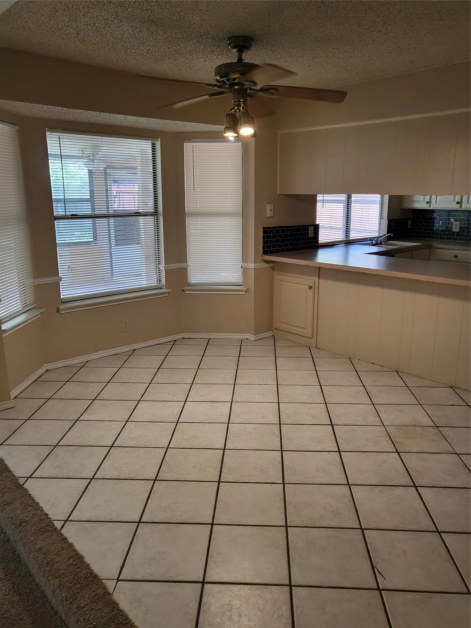 Single Family Residence For Rent in Tarrant County , 4200 Pyracantha Drive, Arlington, Texas 76017, 3 Bedroom, 2 Bathroom, 2 Garage spaces, 2,128 Sqft, built in 1979, mls#21339398, Real Estate Agent in Arlington, Homes For Rent in Tarrant county, Homes For Rent in Arlington, Realtor in Arlington Texas, Real Estate Brokerage Independent Realty Texas, Luminita Cordes Realtor