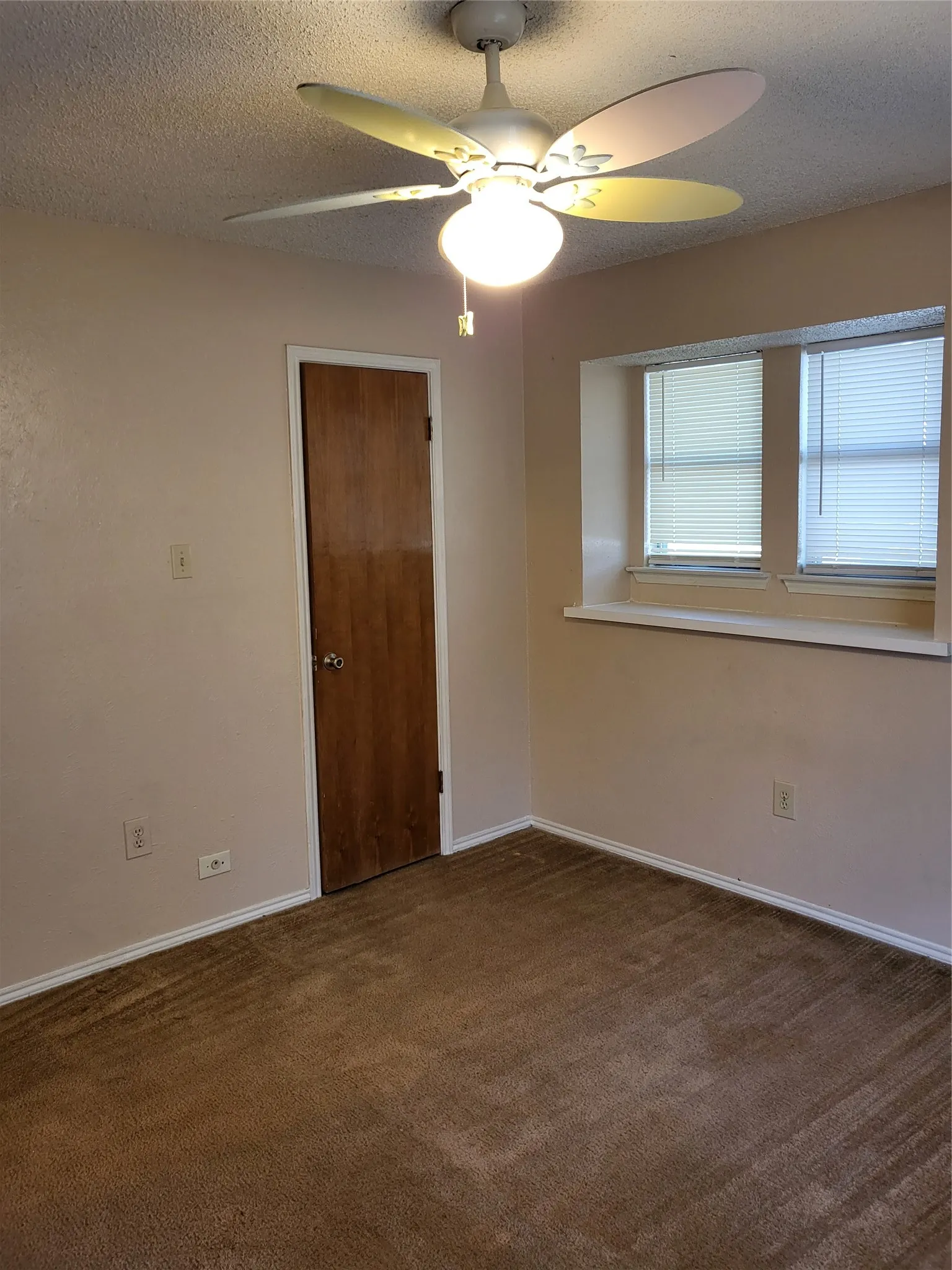 Single Family Residence For Rent in Tarrant County , 4200 Pyracantha Drive, Arlington, Texas 76017, 3 Bedroom, 2 Bathroom, 2 Garage spaces, 2,128 Sqft, built in 1979, mls#21339398, Real Estate Agent in Arlington, Homes For Rent in Tarrant county, Homes For Rent in Arlington, Realtor in Arlington Texas, Real Estate Brokerage Independent Realty Texas, Luminita Cordes Realtor