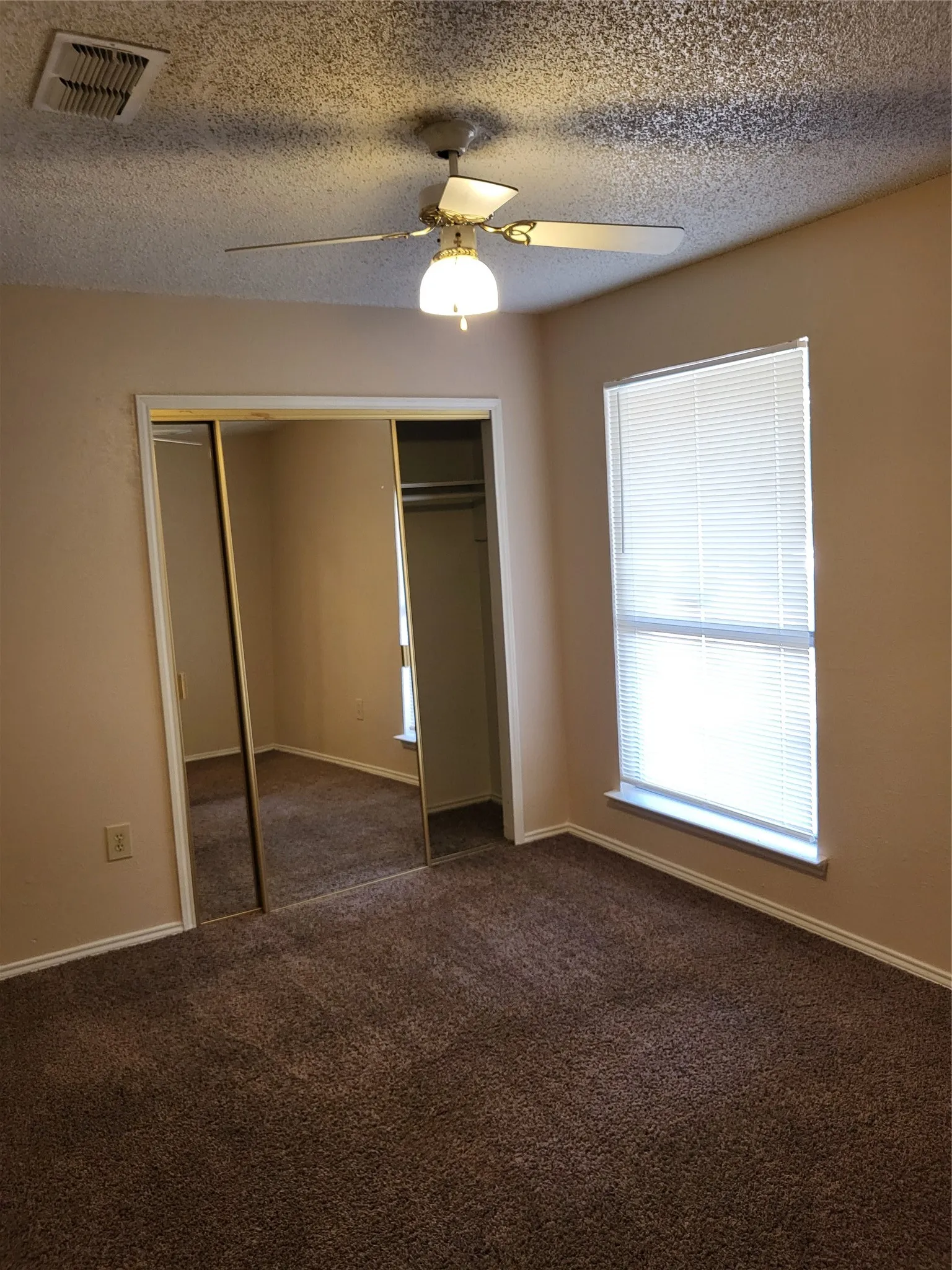Single Family Residence For Rent in Tarrant County , 4200 Pyracantha Drive, Arlington, Texas 76017, 3 Bedroom, 2 Bathroom, 2 Garage spaces, 2,128 Sqft, built in 1979, mls#21339398, Real Estate Agent in Arlington, Homes For Rent in Tarrant county, Homes For Rent in Arlington, Realtor in Arlington Texas, Real Estate Brokerage Independent Realty Texas, Luminita Cordes Realtor