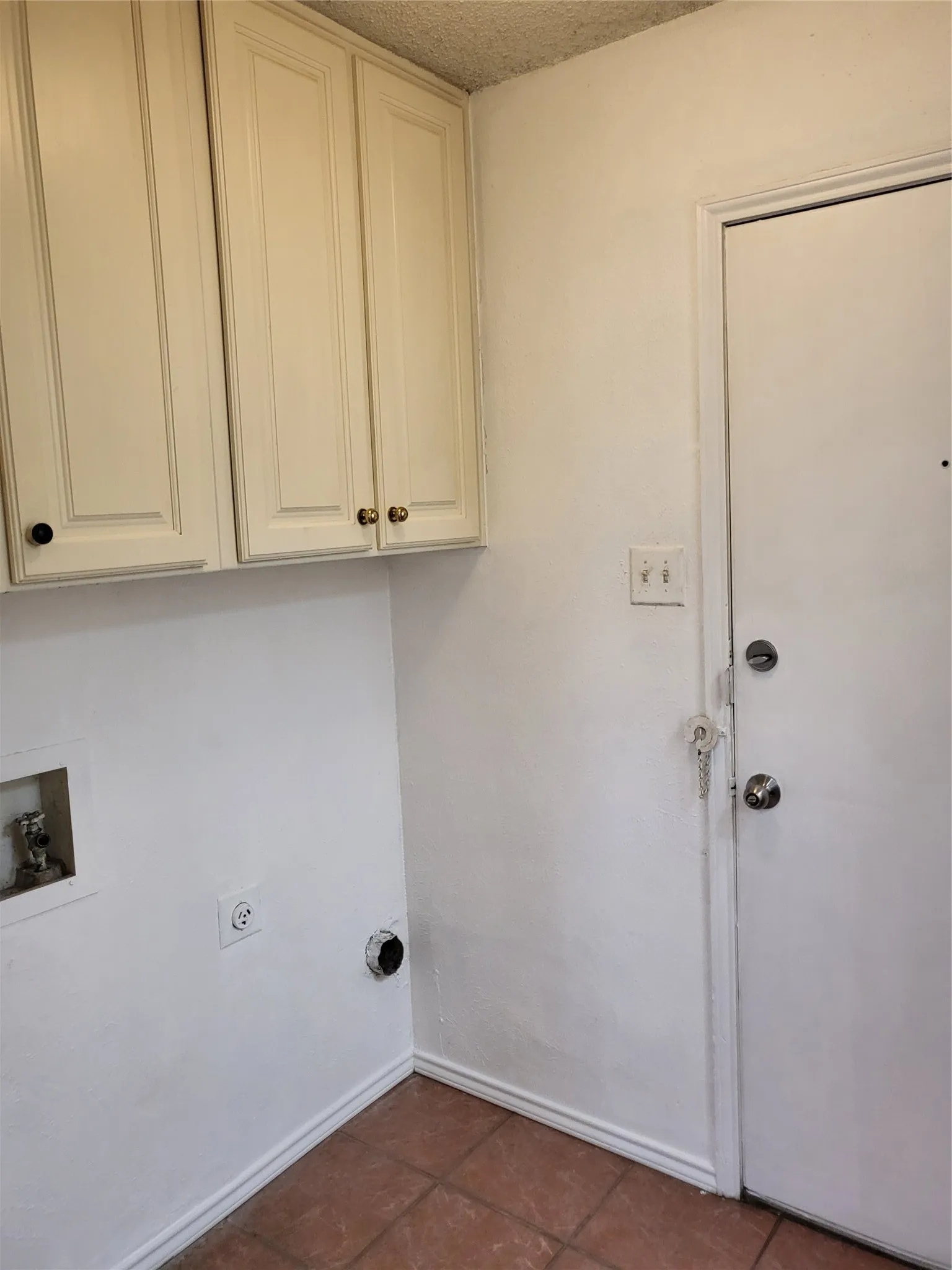Single Family Residence For Rent in Tarrant County , 4200 Pyracantha Drive, Arlington, Texas 76017, 3 Bedroom, 2 Bathroom, 2 Garage spaces, 2,128 Sqft, built in 1979, mls#21339398, Real Estate Agent in Arlington, Homes For Rent in Tarrant county, Homes For Rent in Arlington, Realtor in Arlington Texas, Real Estate Brokerage Independent Realty Texas, Luminita Cordes Realtor