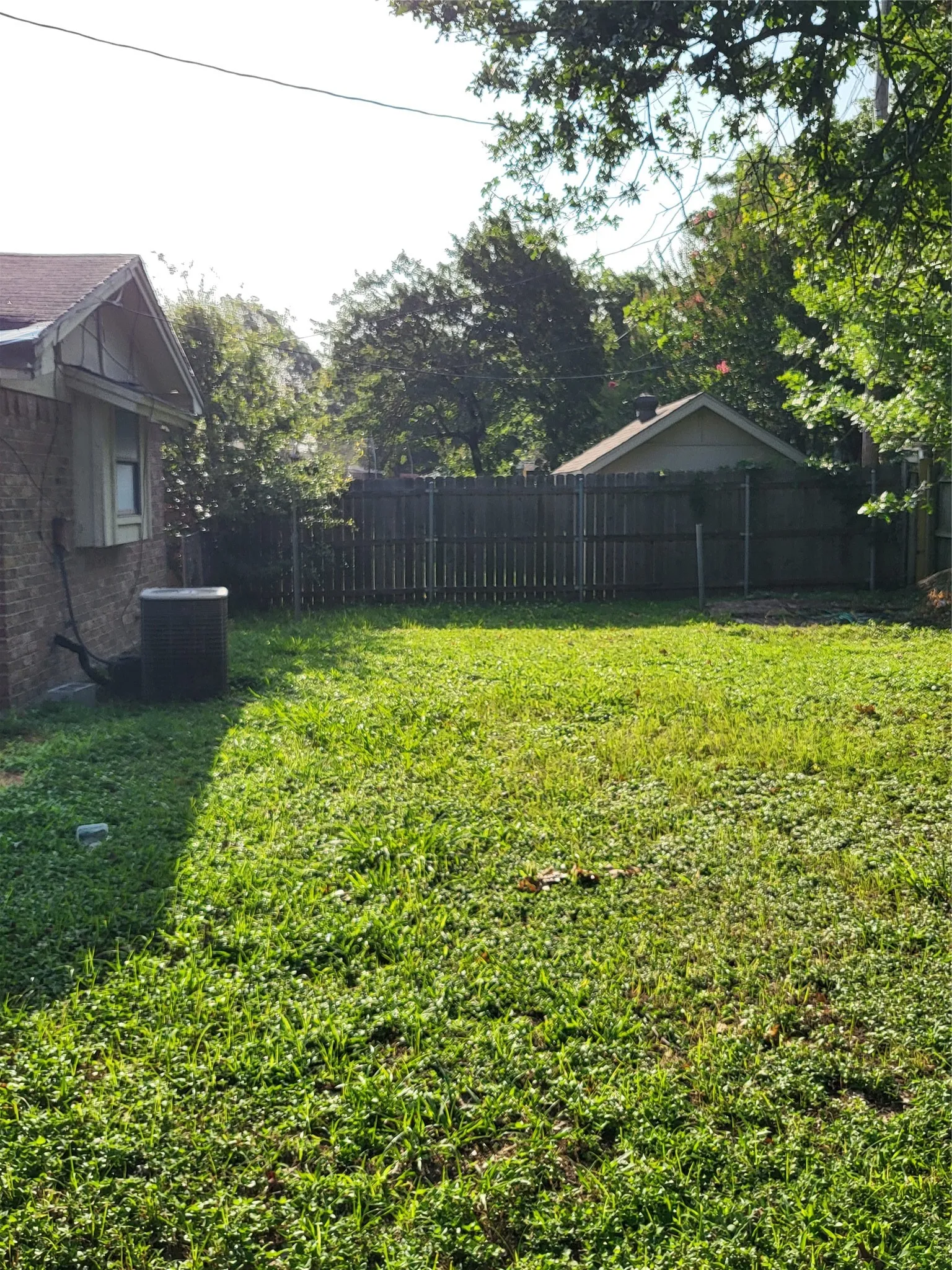 Single Family Residence For Rent in Tarrant County , 4200 Pyracantha Drive, Arlington, Texas 76017, 3 Bedroom, 2 Bathroom, 2 Garage spaces, 2,128 Sqft, built in 1979, mls#21339398, Real Estate Agent in Arlington, Homes For Rent in Tarrant county, Homes For Rent in Arlington, Realtor in Arlington Texas, Real Estate Brokerage Independent Realty Texas, Luminita Cordes Realtor