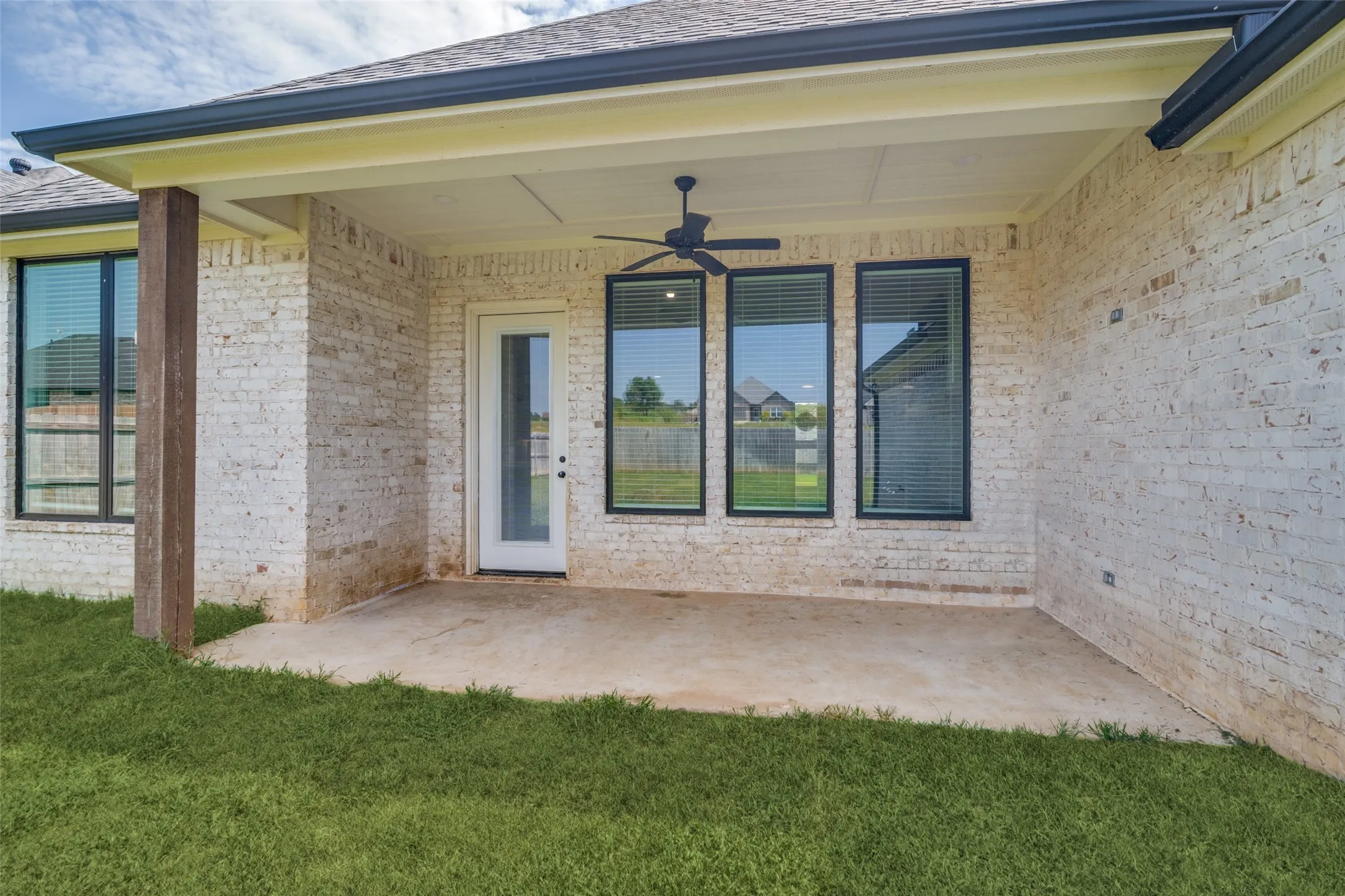 Single Family Residence For Sale in Smith County , 219 Kaul Lane, Bullard, Texas 75757, 4 Bedroom, 3 Bathroom, 2 Garage spaces, 2,366 Sqft, built in 2021, mls#21339375, Real Estate Agent in Bullard, Homes For Sale in Smith county, Homes For Sale in Bullard, Realtor in Bullard Texas, Real Estate Brokerage Independent Realty Texas, Luminita Cordes Realtor