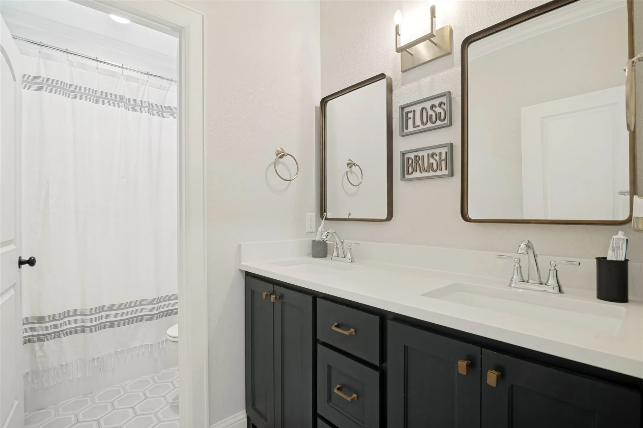 Single Family Residence For Sale in Smith County , 219 Kaul Lane, Bullard, Texas 75757, 4 Bedroom, 3 Bathroom, 2 Garage spaces, 2,366 Sqft, built in 2021, mls#21339375, Real Estate Agent in Bullard, Homes For Sale in Smith county, Homes For Sale in Bullard, Realtor in Bullard Texas, Real Estate Brokerage Independent Realty Texas, Luminita Cordes Realtor