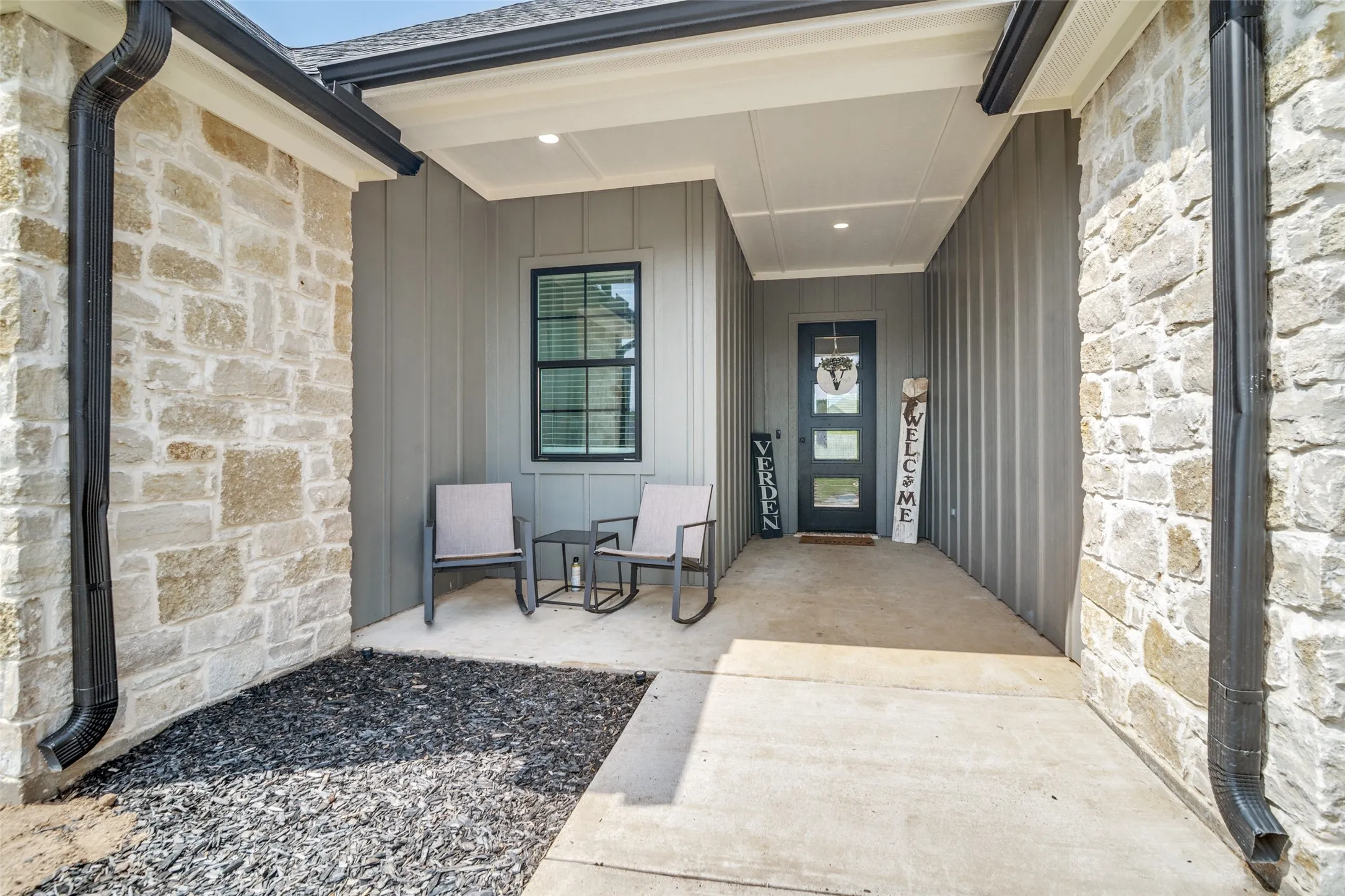 Single Family Residence For Sale in Smith County , 219 Kaul Lane, Bullard, Texas 75757, 4 Bedroom, 3 Bathroom, 2 Garage spaces, 2,366 Sqft, built in 2021, mls#21339375, Real Estate Agent in Bullard, Homes For Sale in Smith county, Homes For Sale in Bullard, Realtor in Bullard Texas, Real Estate Brokerage Independent Realty Texas, Luminita Cordes Realtor