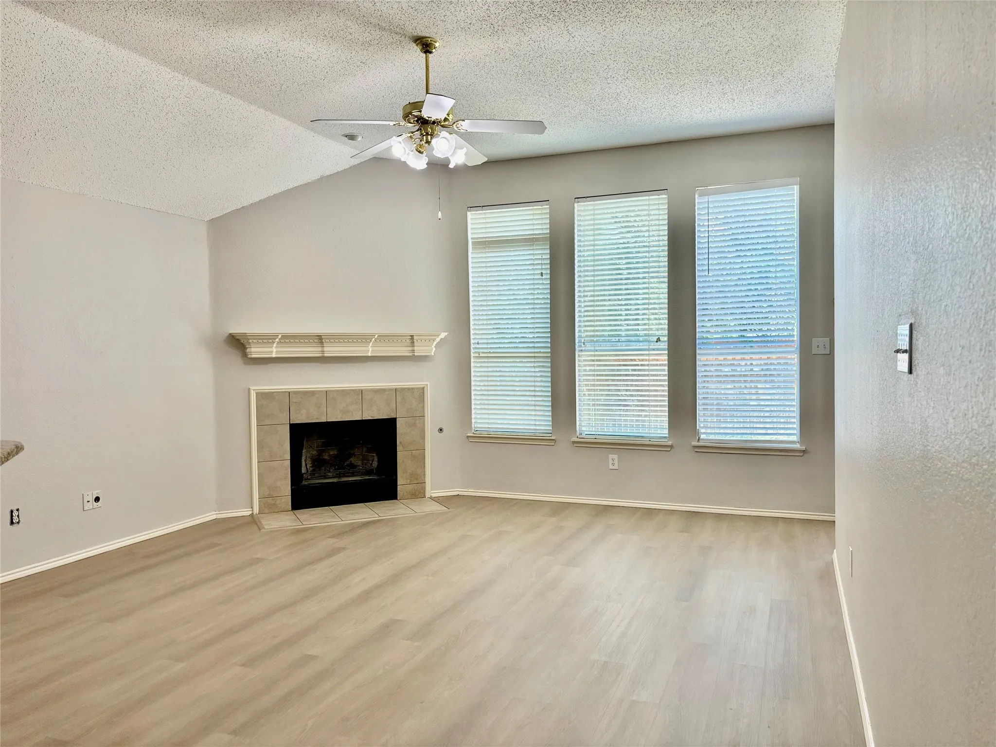 Single Family Residence For Rent in Collin County , 7180 Chinquapin Drive, Frisco, Texas 75033, 3 Bedroom, 2 Bathroom, 2 Garage spaces, 1,810 Sqft, built in 2002, mls#21339402, Real Estate Agent in Frisco, Homes For Rent in Collin county, Homes For Rent in Frisco, Realtor in Frisco Texas, Real Estate Brokerage Independent Realty Texas, Luminita Cordes Realtor
