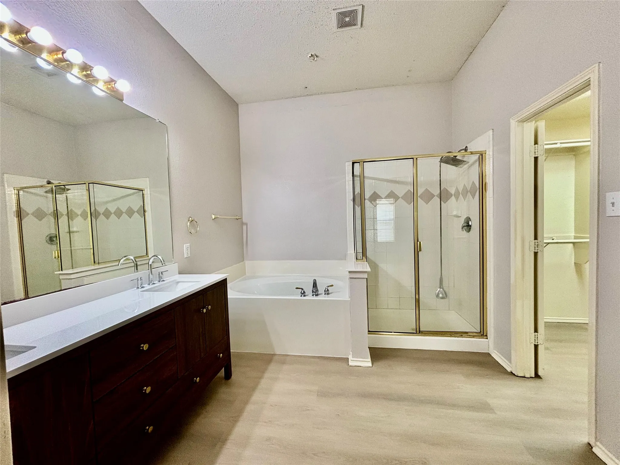 Single Family Residence For Rent in Collin County , 7180 Chinquapin Drive, Frisco, Texas 75033, 3 Bedroom, 2 Bathroom, 2 Garage spaces, 1,810 Sqft, built in 2002, mls#21339402, Real Estate Agent in Frisco, Homes For Rent in Collin county, Homes For Rent in Frisco, Realtor in Frisco Texas, Real Estate Brokerage Independent Realty Texas, Luminita Cordes Realtor