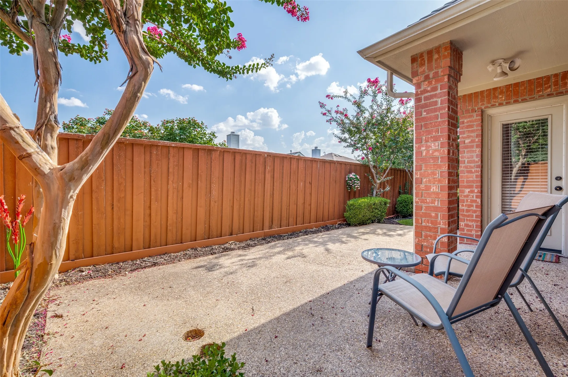 Single Family Residence For Sale in Collin County , 4720 Portrait Lane, Plano, Texas 75024, 3 Bedroom, 3 Bathroom, 2 Garage spaces, 2,449 Sqft, built in 1990, mls#21339410, Real Estate Agent in Plano, Homes For Sale in Collin county, Homes For Sale in Plano, Realtor in Plano Texas, Real Estate Brokerage Independent Realty Texas, Luminita Cordes Realtor