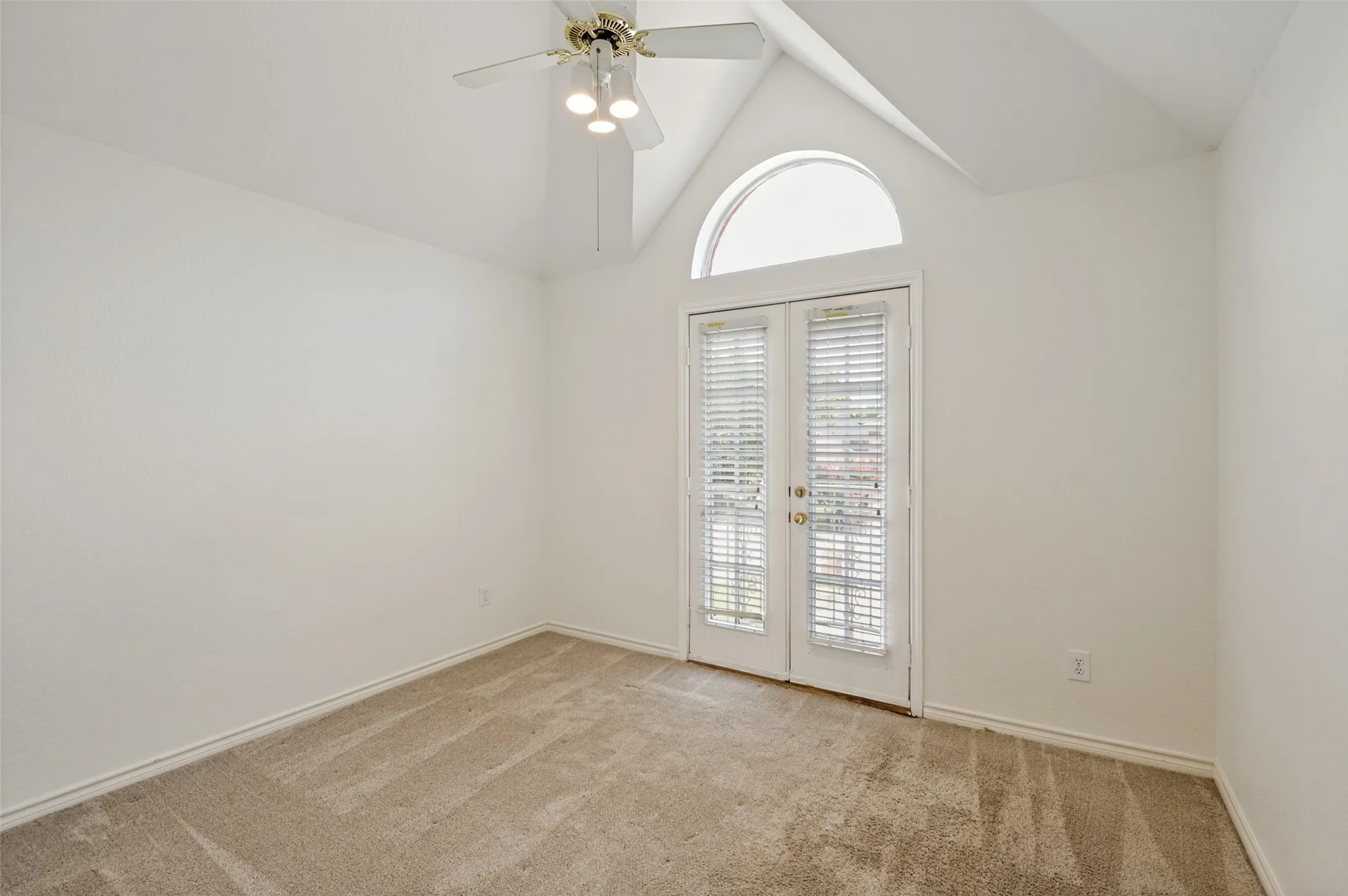 Single Family Residence For Sale in Collin County , 4720 Portrait Lane, Plano, Texas 75024, 3 Bedroom, 3 Bathroom, 2 Garage spaces, 2,449 Sqft, built in 1990, mls#21339410, Real Estate Agent in Plano, Homes For Sale in Collin county, Homes For Sale in Plano, Realtor in Plano Texas, Real Estate Brokerage Independent Realty Texas, Luminita Cordes Realtor