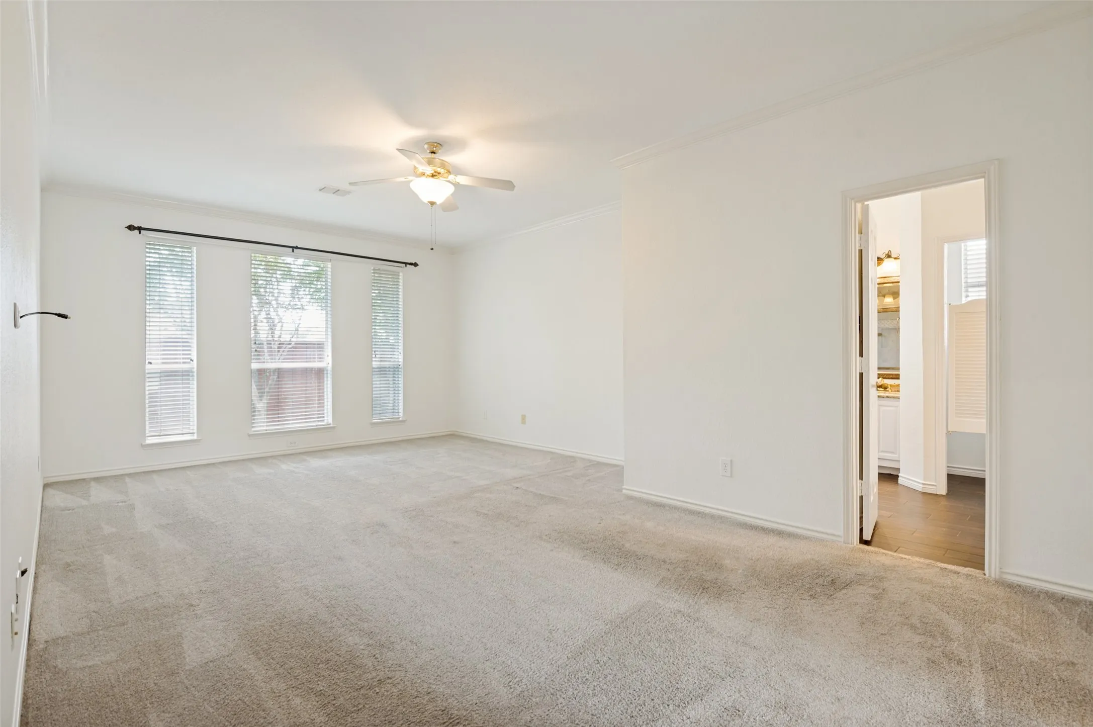 Single Family Residence For Sale in Collin County , 4720 Portrait Lane, Plano, Texas 75024, 3 Bedroom, 3 Bathroom, 2 Garage spaces, 2,449 Sqft, built in 1990, mls#21339410, Real Estate Agent in Plano, Homes For Sale in Collin county, Homes For Sale in Plano, Realtor in Plano Texas, Real Estate Brokerage Independent Realty Texas, Luminita Cordes Realtor