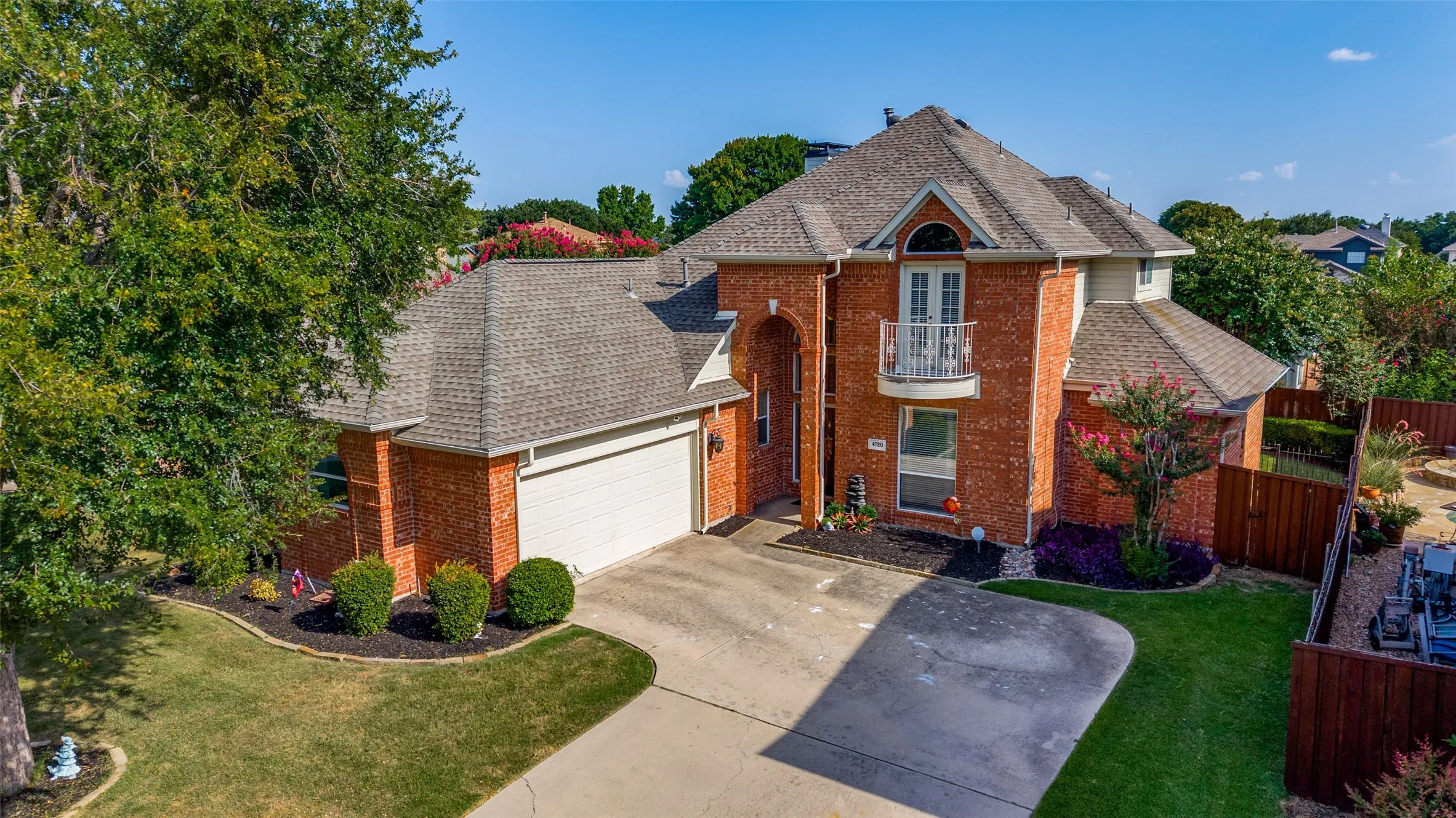 Single Family Residence For Sale in Collin County , 4720 Portrait Lane, Plano, Texas 75024, 3 Bedroom, 3 Bathroom, 2 Garage spaces, 2,449 Sqft, built in 1990, mls#21339410, Real Estate Agent in Plano, Homes For Sale in Collin county, Homes For Sale in Plano, Realtor in Plano Texas, Real Estate Brokerage Independent Realty Texas, Luminita Cordes Realtor