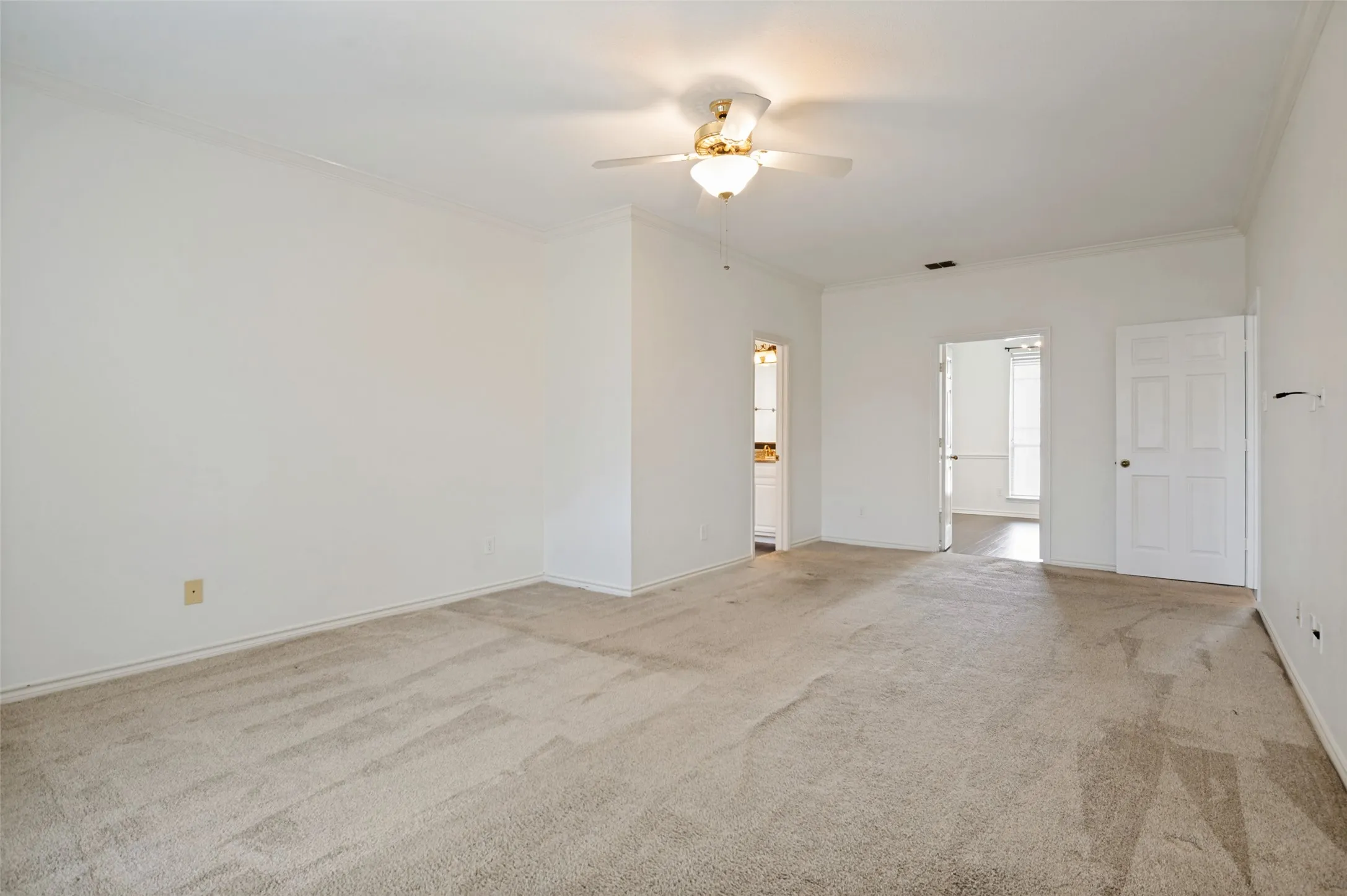 Single Family Residence For Sale in Collin County , 4720 Portrait Lane, Plano, Texas 75024, 3 Bedroom, 3 Bathroom, 2 Garage spaces, 2,449 Sqft, built in 1990, mls#21339410, Real Estate Agent in Plano, Homes For Sale in Collin county, Homes For Sale in Plano, Realtor in Plano Texas, Real Estate Brokerage Independent Realty Texas, Luminita Cordes Realtor