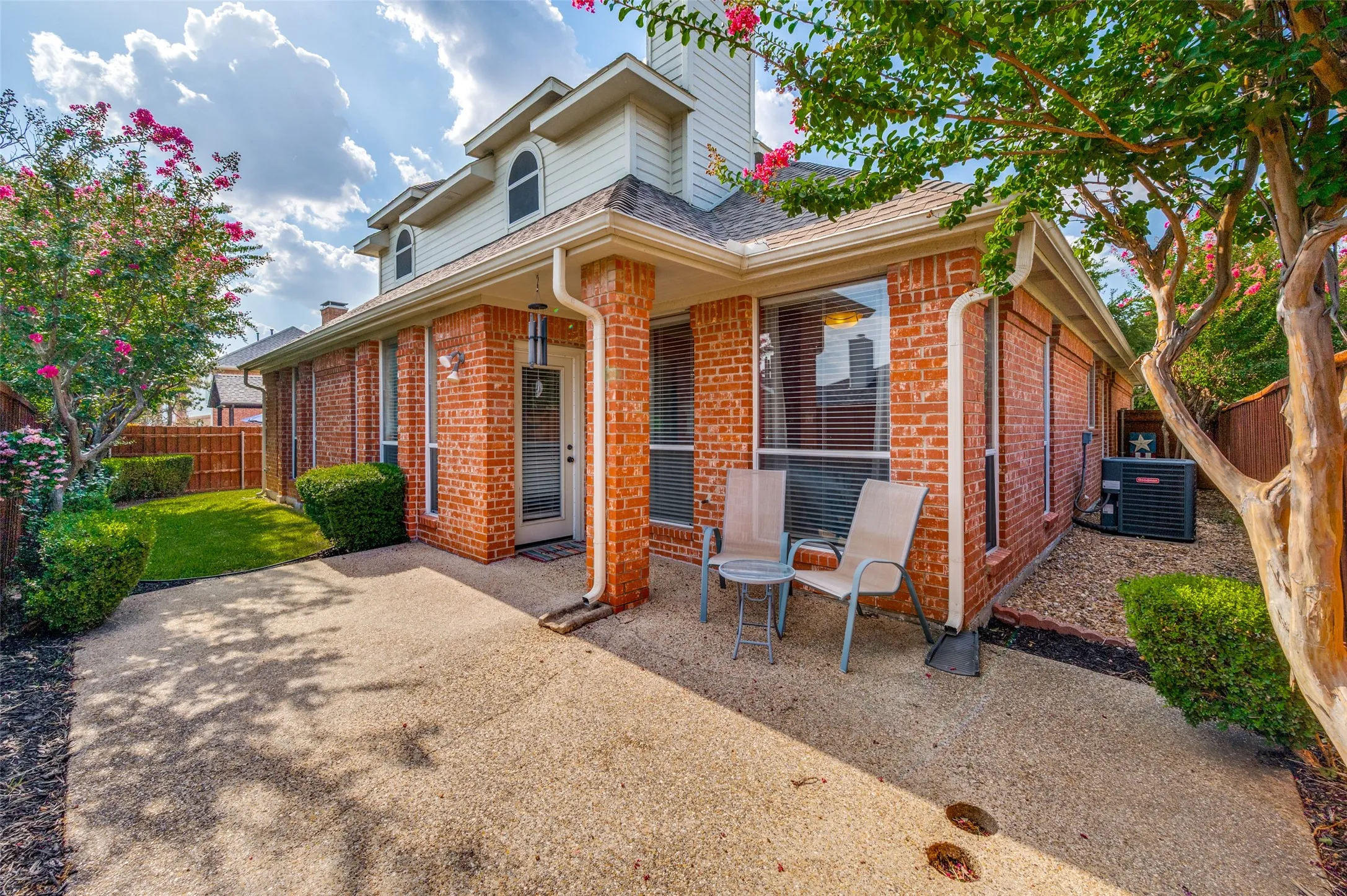 Single Family Residence For Sale in Collin County , 4720 Portrait Lane, Plano, Texas 75024, 3 Bedroom, 3 Bathroom, 2 Garage spaces, 2,449 Sqft, built in 1990, mls#21339410, Real Estate Agent in Plano, Homes For Sale in Collin county, Homes For Sale in Plano, Realtor in Plano Texas, Real Estate Brokerage Independent Realty Texas, Luminita Cordes Realtor