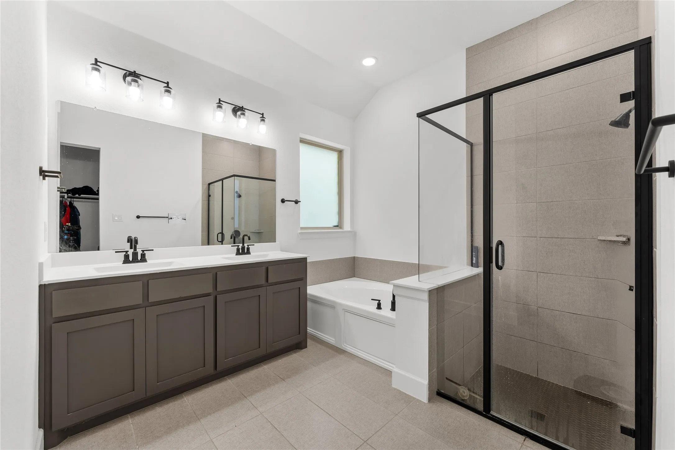 Single Family Residence For Sale in Tarrant County , 8608 Spindletop Drive, Fort Worth, Texas 76120, 3 Bedroom, 2 Bathroom, 2 Garage spaces, 1,893 Sqft, built in 2023, mls#21336064, Real Estate Agent in Fort Worth, Homes For Sale in Tarrant county, Homes For Sale in Fort Worth, Realtor in Fort Worth Texas, Real Estate Brokerage Independent Realty Texas, Luminita Cordes Realtor