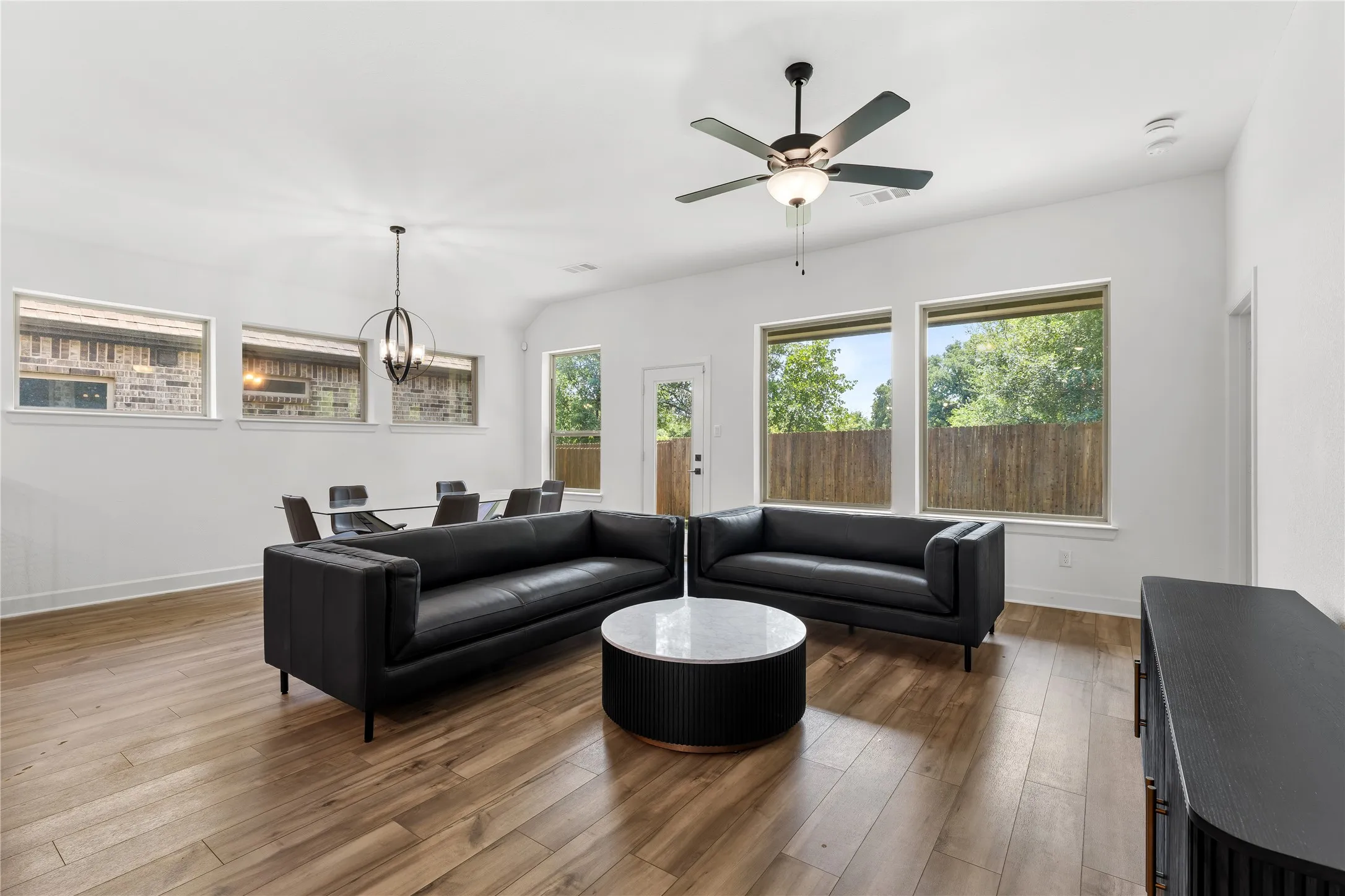 Single Family Residence For Sale in Tarrant County , 8608 Spindletop Drive, Fort Worth, Texas 76120, 3 Bedroom, 2 Bathroom, 2 Garage spaces, 1,893 Sqft, built in 2023, mls#21336064, Real Estate Agent in Fort Worth, Homes For Sale in Tarrant county, Homes For Sale in Fort Worth, Realtor in Fort Worth Texas, Real Estate Brokerage Independent Realty Texas, Luminita Cordes Realtor