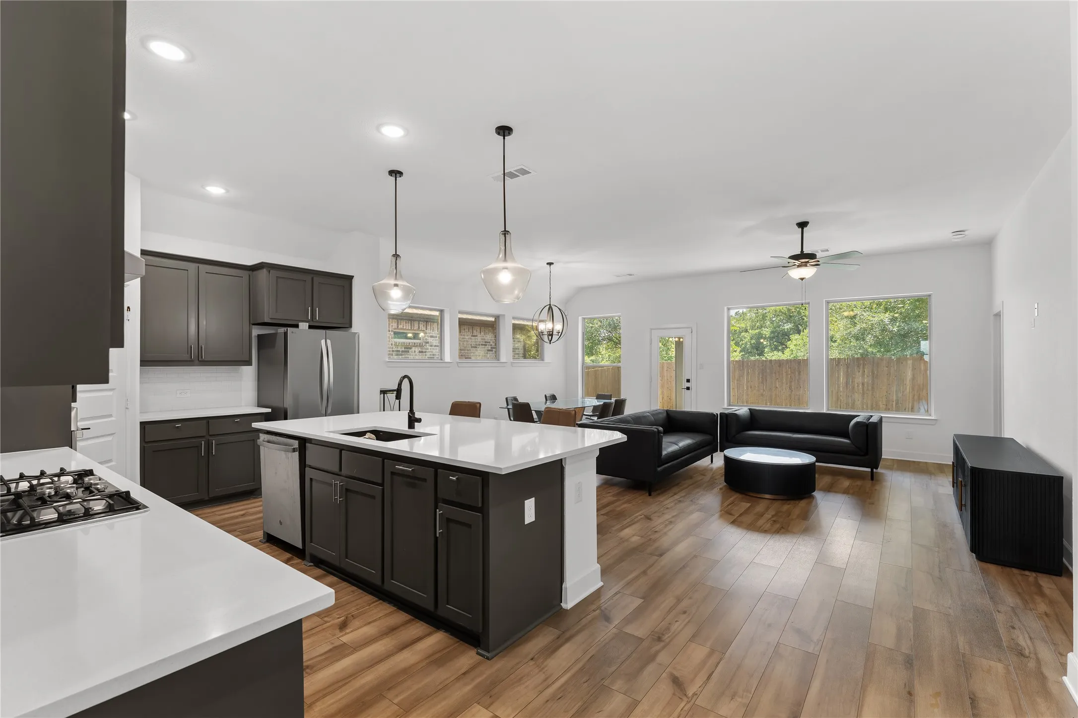 Single Family Residence For Sale in Tarrant County , 8608 Spindletop Drive, Fort Worth, Texas 76120, 3 Bedroom, 2 Bathroom, 2 Garage spaces, 1,893 Sqft, built in 2023, mls#21336064, Real Estate Agent in Fort Worth, Homes For Sale in Tarrant county, Homes For Sale in Fort Worth, Realtor in Fort Worth Texas, Real Estate Brokerage Independent Realty Texas, Luminita Cordes Realtor