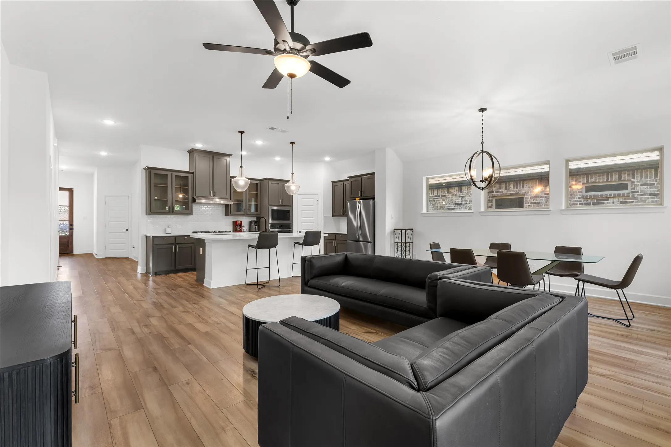 Single Family Residence For Sale in Tarrant County , 8608 Spindletop Drive, Fort Worth, Texas 76120, 3 Bedroom, 2 Bathroom, 2 Garage spaces, 1,893 Sqft, built in 2023, mls#21336064, Real Estate Agent in Fort Worth, Homes For Sale in Tarrant county, Homes For Sale in Fort Worth, Realtor in Fort Worth Texas, Real Estate Brokerage Independent Realty Texas, Luminita Cordes Realtor