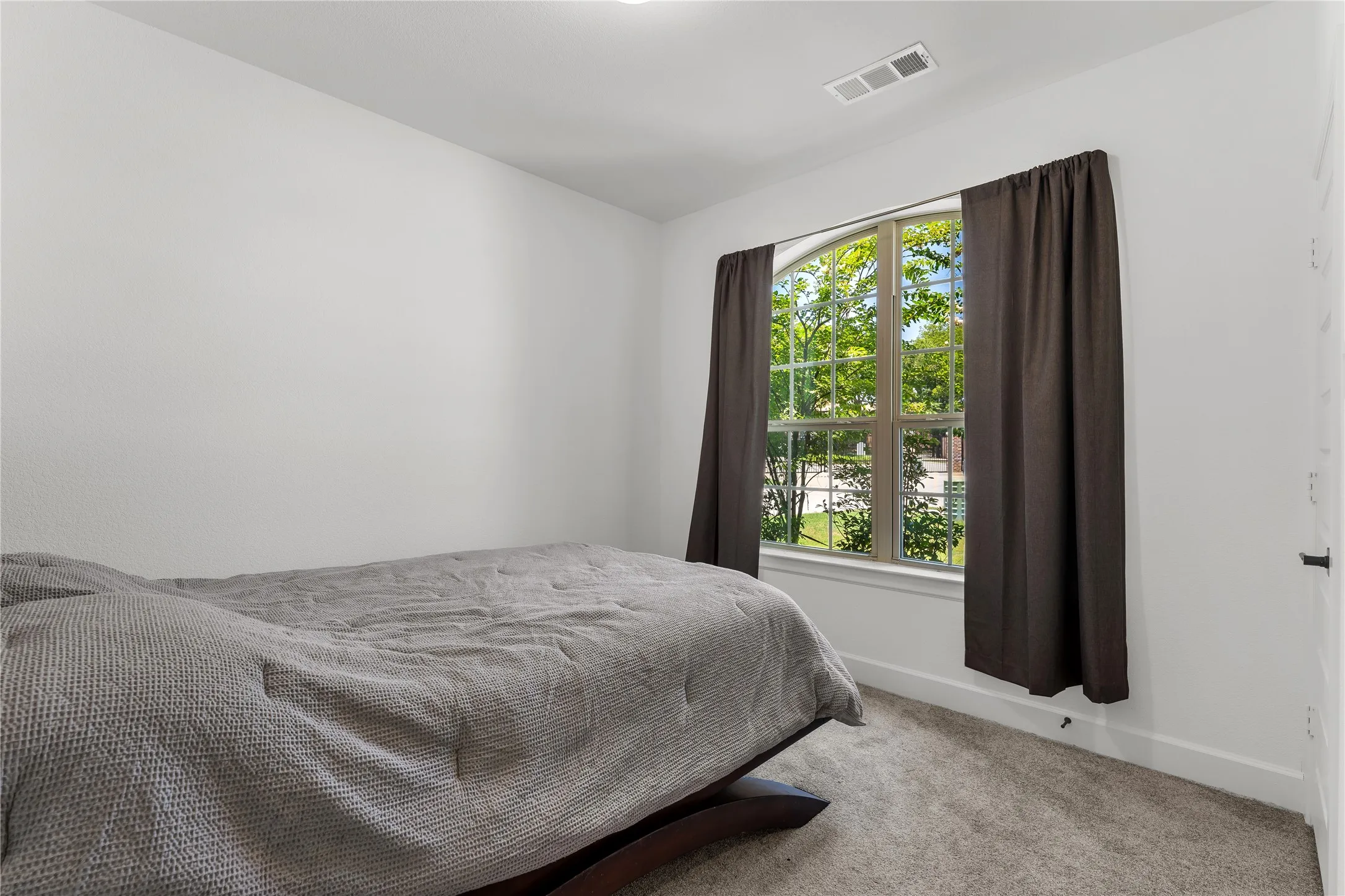 Single Family Residence For Sale in Tarrant County , 8608 Spindletop Drive, Fort Worth, Texas 76120, 3 Bedroom, 2 Bathroom, 2 Garage spaces, 1,893 Sqft, built in 2023, mls#21336064, Real Estate Agent in Fort Worth, Homes For Sale in Tarrant county, Homes For Sale in Fort Worth, Realtor in Fort Worth Texas, Real Estate Brokerage Independent Realty Texas, Luminita Cordes Realtor