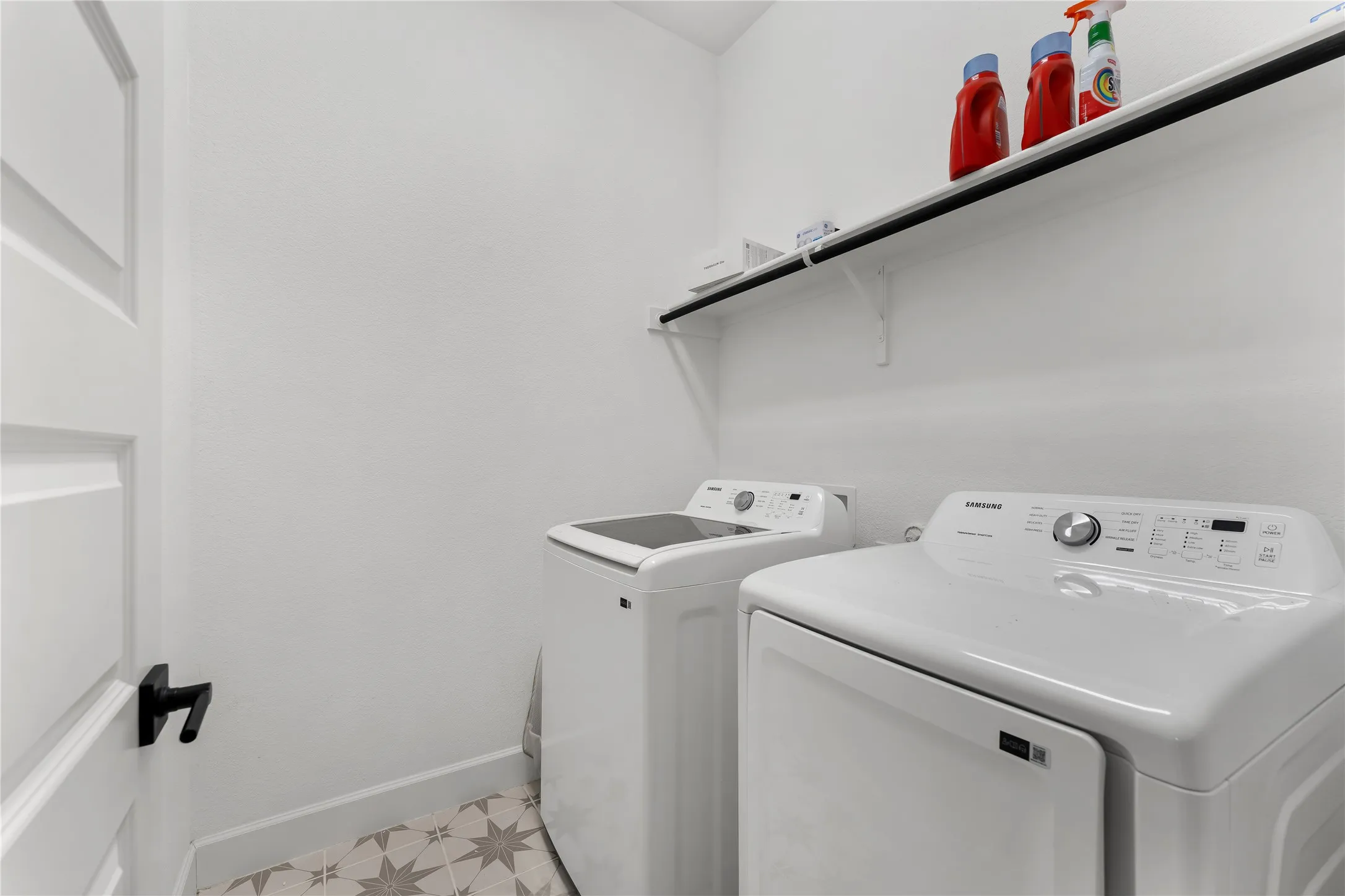 Single Family Residence For Sale in Tarrant County , 8608 Spindletop Drive, Fort Worth, Texas 76120, 3 Bedroom, 2 Bathroom, 2 Garage spaces, 1,893 Sqft, built in 2023, mls#21336064, Real Estate Agent in Fort Worth, Homes For Sale in Tarrant county, Homes For Sale in Fort Worth, Realtor in Fort Worth Texas, Real Estate Brokerage Independent Realty Texas, Luminita Cordes Realtor