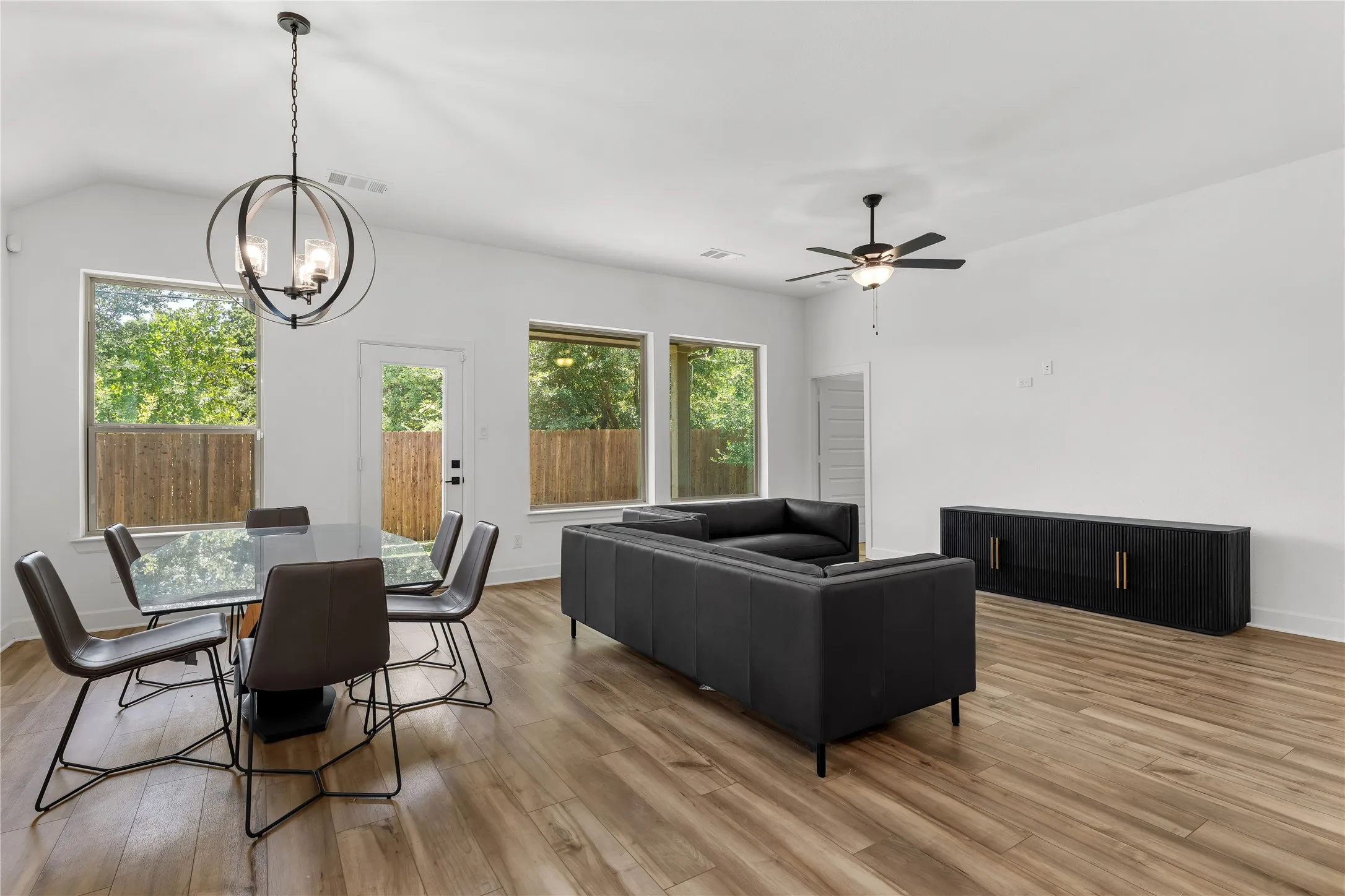 Single Family Residence For Sale in Tarrant County , 8608 Spindletop Drive, Fort Worth, Texas 76120, 3 Bedroom, 2 Bathroom, 2 Garage spaces, 1,893 Sqft, built in 2023, mls#21336064, Real Estate Agent in Fort Worth, Homes For Sale in Tarrant county, Homes For Sale in Fort Worth, Realtor in Fort Worth Texas, Real Estate Brokerage Independent Realty Texas, Luminita Cordes Realtor