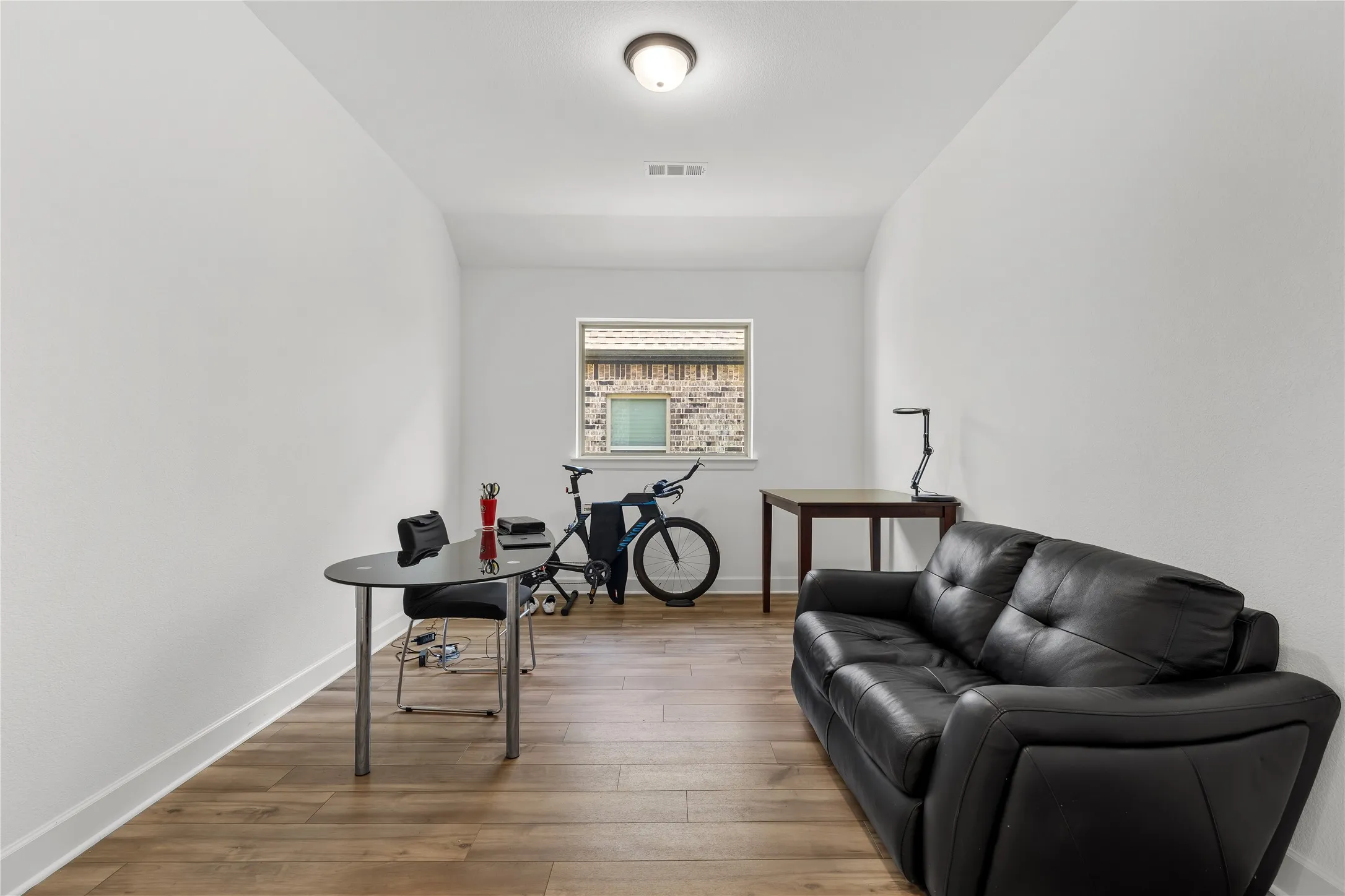 Single Family Residence For Sale in Tarrant County , 8608 Spindletop Drive, Fort Worth, Texas 76120, 3 Bedroom, 2 Bathroom, 2 Garage spaces, 1,893 Sqft, built in 2023, mls#21336064, Real Estate Agent in Fort Worth, Homes For Sale in Tarrant county, Homes For Sale in Fort Worth, Realtor in Fort Worth Texas, Real Estate Brokerage Independent Realty Texas, Luminita Cordes Realtor