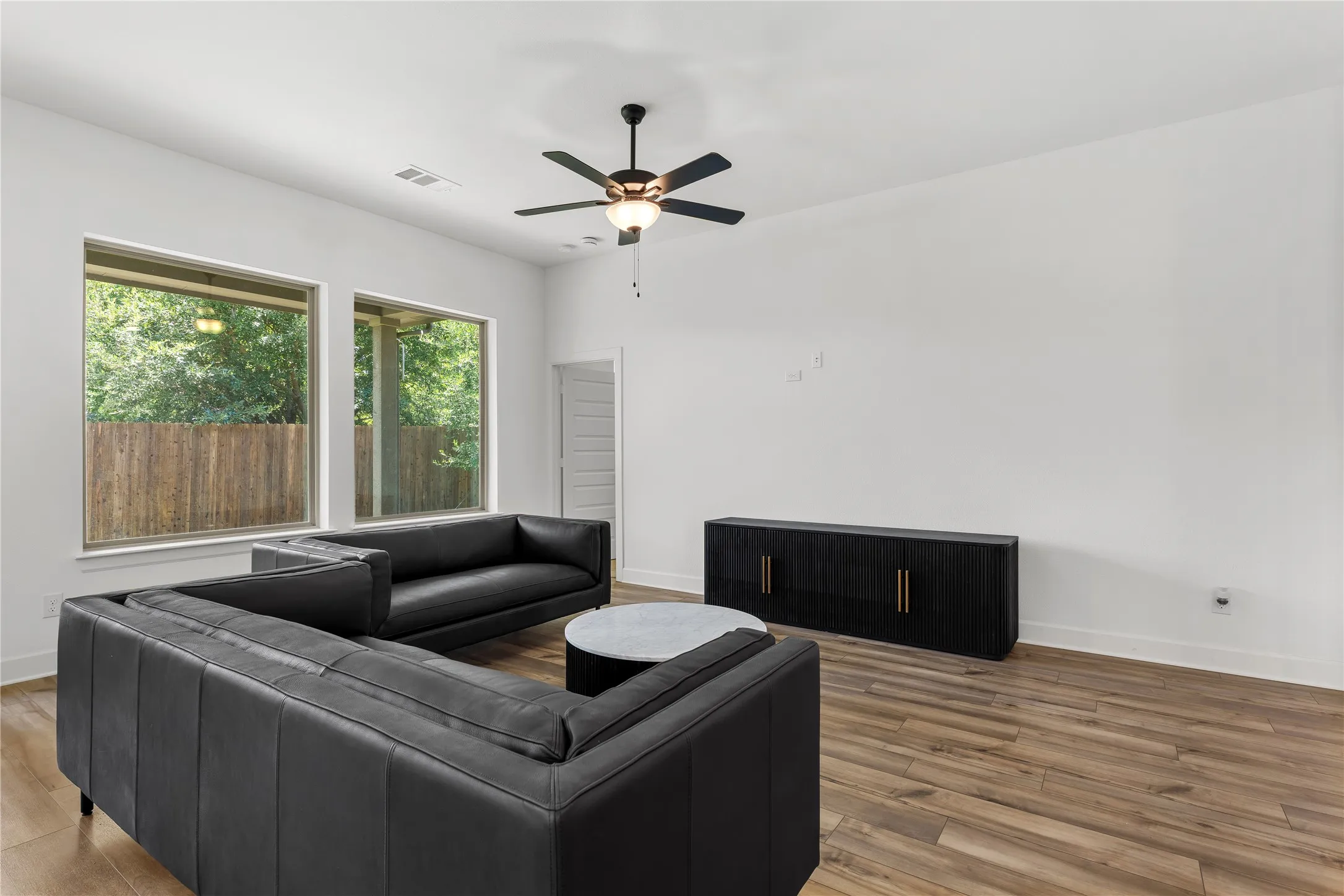 Single Family Residence For Sale in Tarrant County , 8608 Spindletop Drive, Fort Worth, Texas 76120, 3 Bedroom, 2 Bathroom, 2 Garage spaces, 1,893 Sqft, built in 2023, mls#21336064, Real Estate Agent in Fort Worth, Homes For Sale in Tarrant county, Homes For Sale in Fort Worth, Realtor in Fort Worth Texas, Real Estate Brokerage Independent Realty Texas, Luminita Cordes Realtor