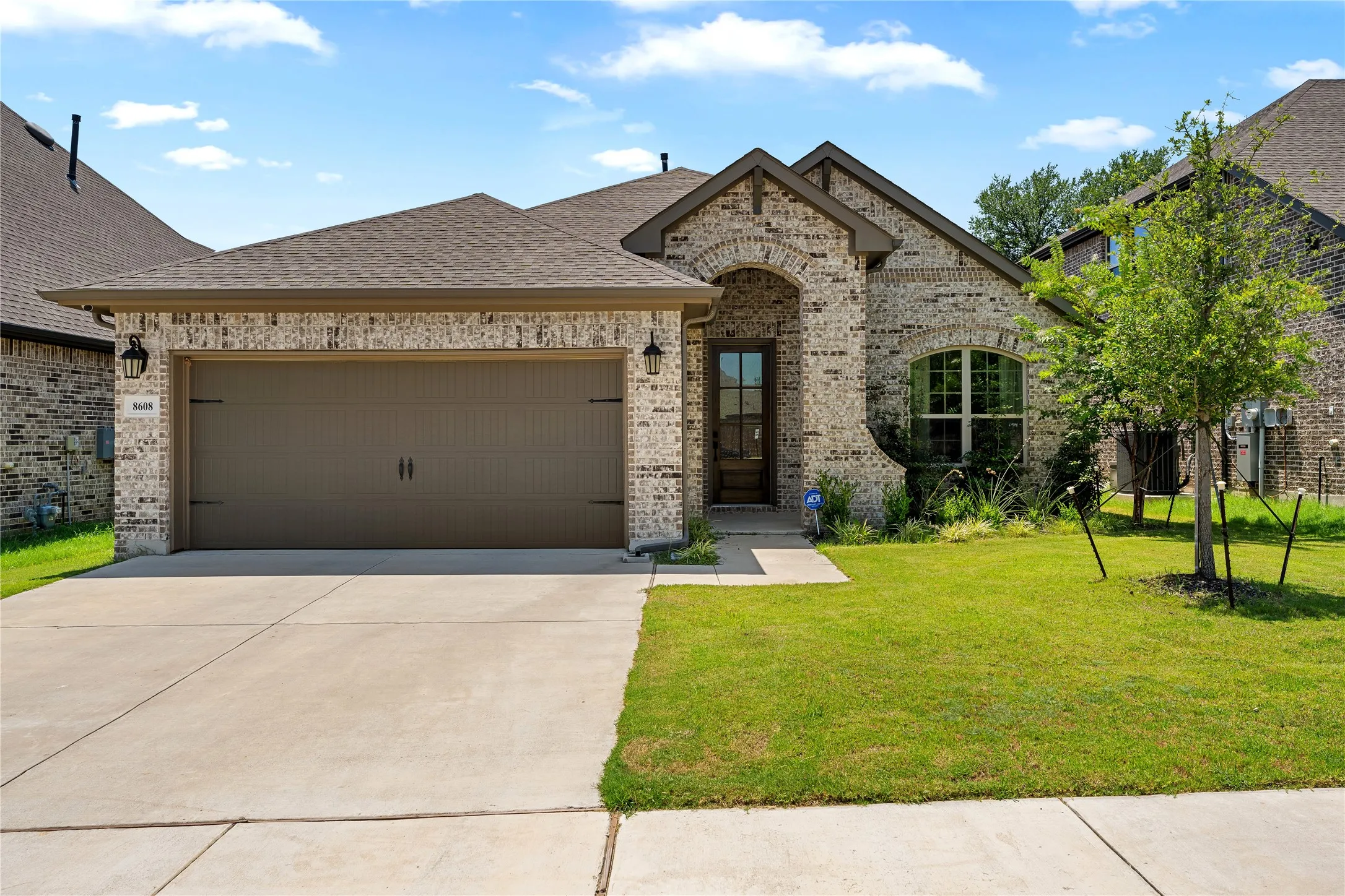 Single Family Residence For Sale in Tarrant County , 8608 Spindletop Drive, Fort Worth, Texas 76120, 3 Bedroom, 2 Bathroom, 2 Garage spaces, 1,893 Sqft, built in 2023, mls#21336064, Real Estate Agent in Fort Worth, Homes For Sale in Tarrant county, Homes For Sale in Fort Worth, Realtor in Fort Worth Texas, Real Estate Brokerage Independent Realty Texas, Luminita Cordes Realtor