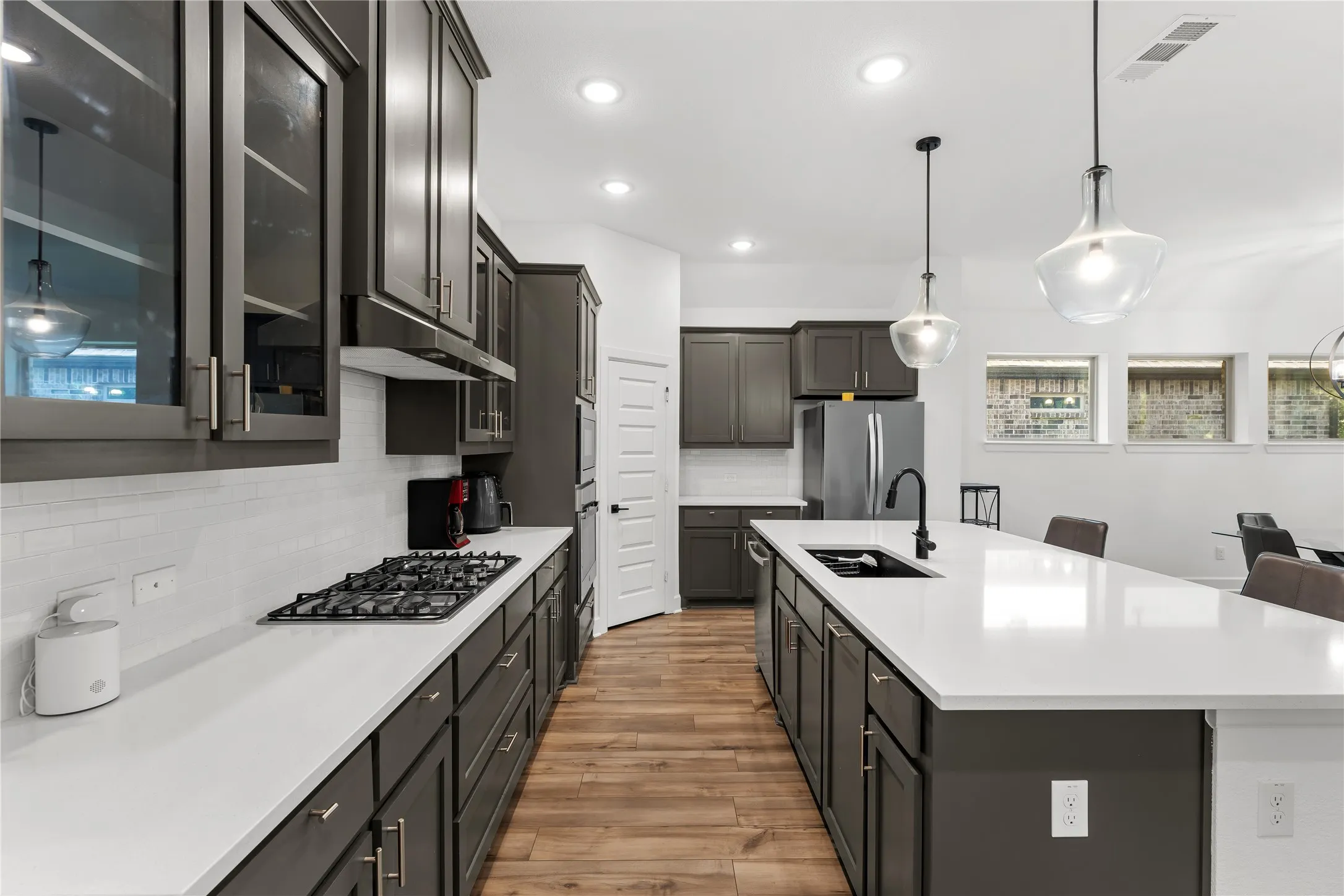 Single Family Residence For Sale in Tarrant County , 8608 Spindletop Drive, Fort Worth, Texas 76120, 3 Bedroom, 2 Bathroom, 2 Garage spaces, 1,893 Sqft, built in 2023, mls#21336064, Real Estate Agent in Fort Worth, Homes For Sale in Tarrant county, Homes For Sale in Fort Worth, Realtor in Fort Worth Texas, Real Estate Brokerage Independent Realty Texas, Luminita Cordes Realtor