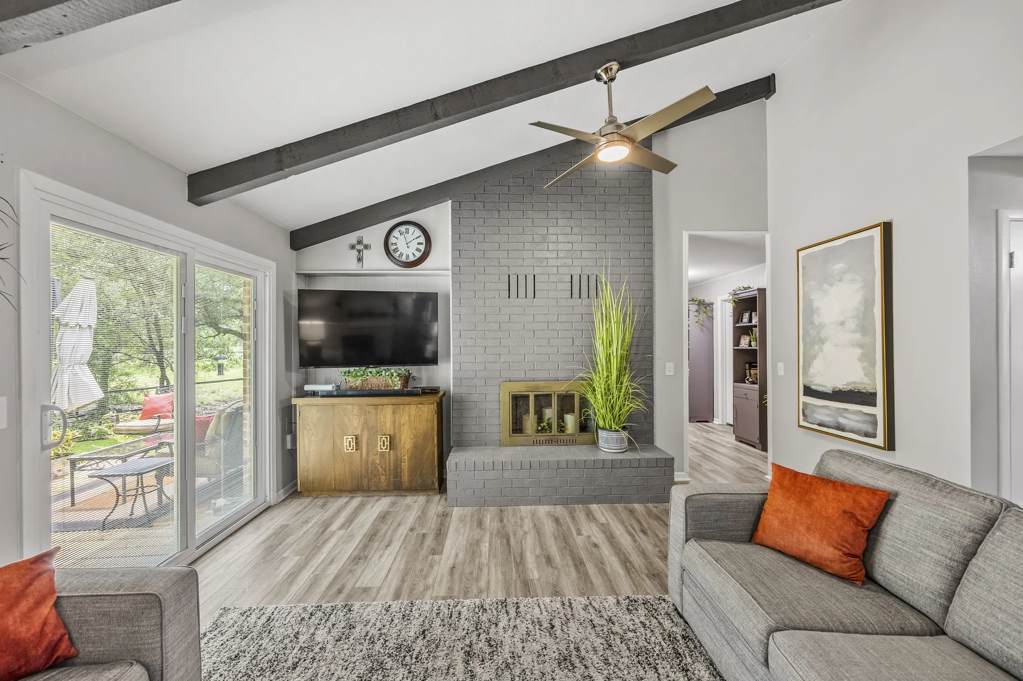 Single Family Residence For Sale in San Saba County , 207 S Brook Street, San Saba, Texas 76877, 3 Bedroom, 2 Bathroom, 4 Garage spaces, 1,952 Sqft, built in 1980, mls#21339292, Real Estate Agent in San Saba, Homes For Sale in San Saba county, Homes For Sale in San Saba, Realtor in San Saba Texas, Real Estate Brokerage Independent Realty Texas, Luminita Cordes Realtor